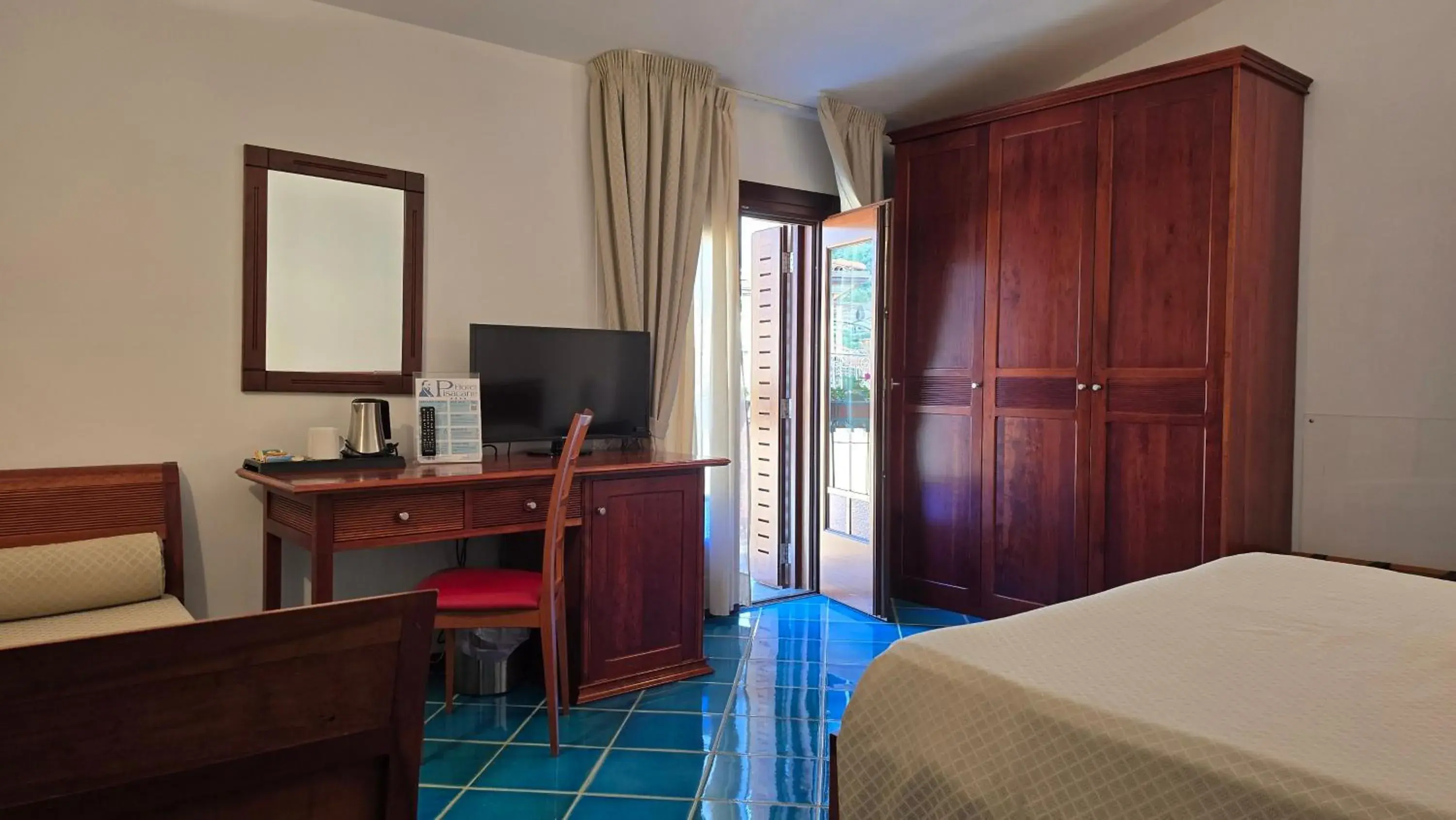 Classic Double Room - single occupancy in Hotel Pisacane Classic Double Room - single occupancy in Hotel Pisacane
