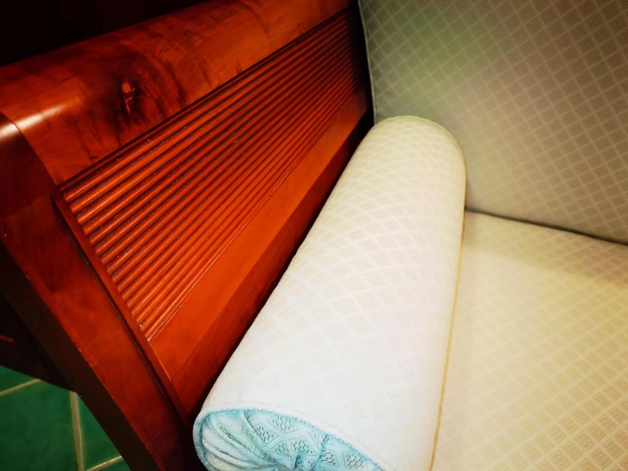 Text overlay in Hotel Pisacane