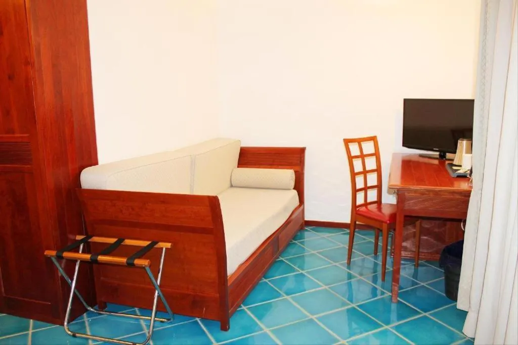 TV and multimedia, Bed in Hotel Pisacane