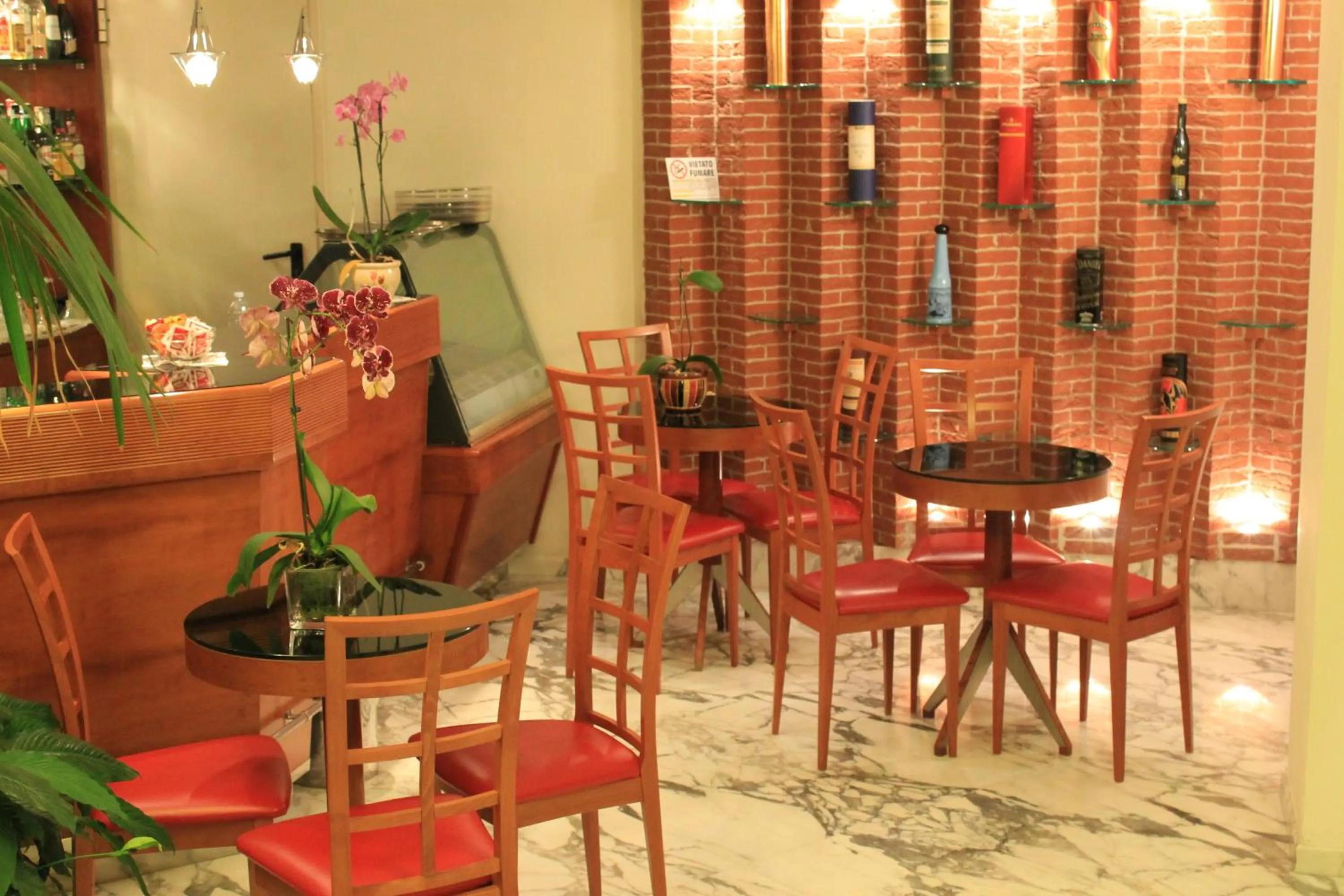 Lounge or bar in Hotel Pisacane