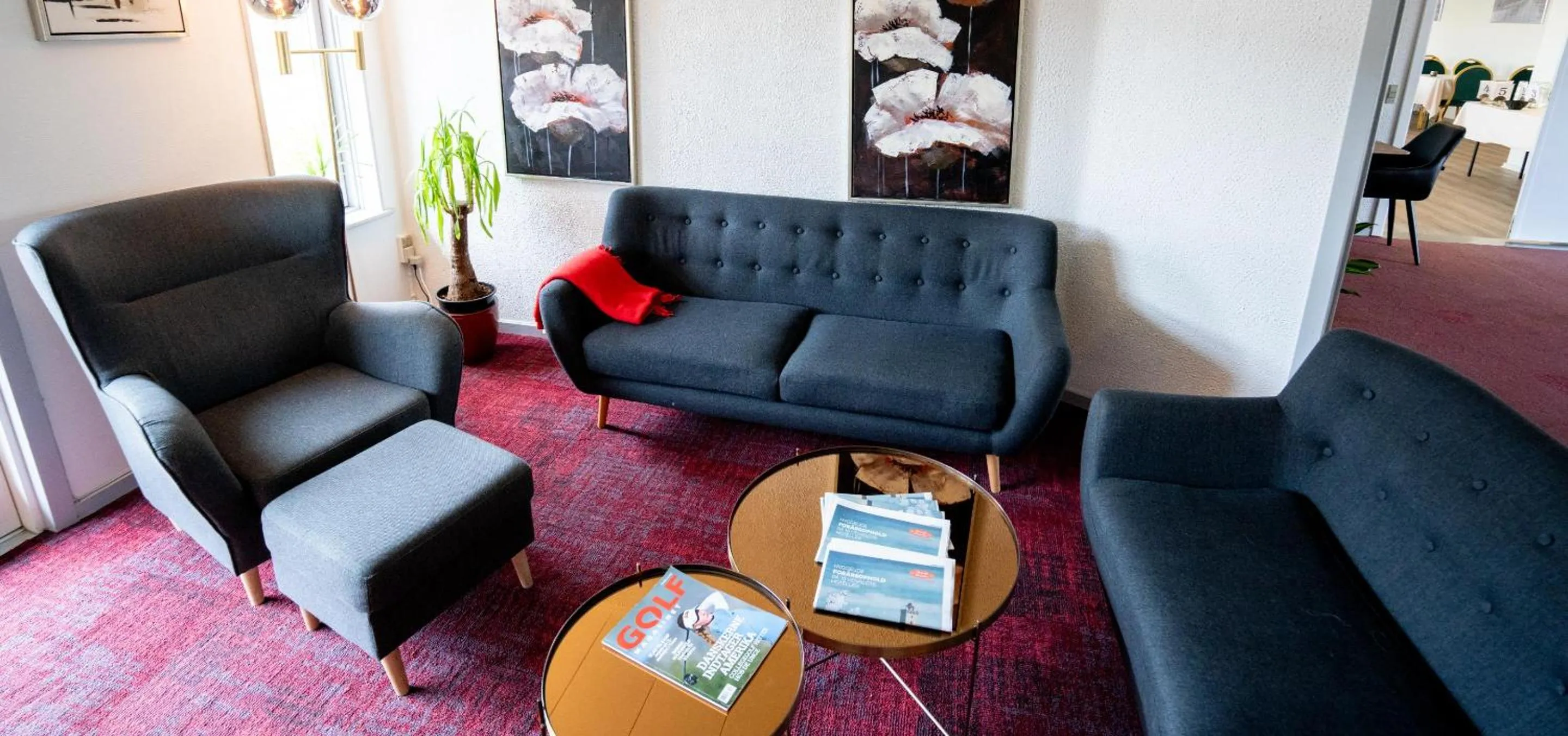 Seating area in Hotel Falken
