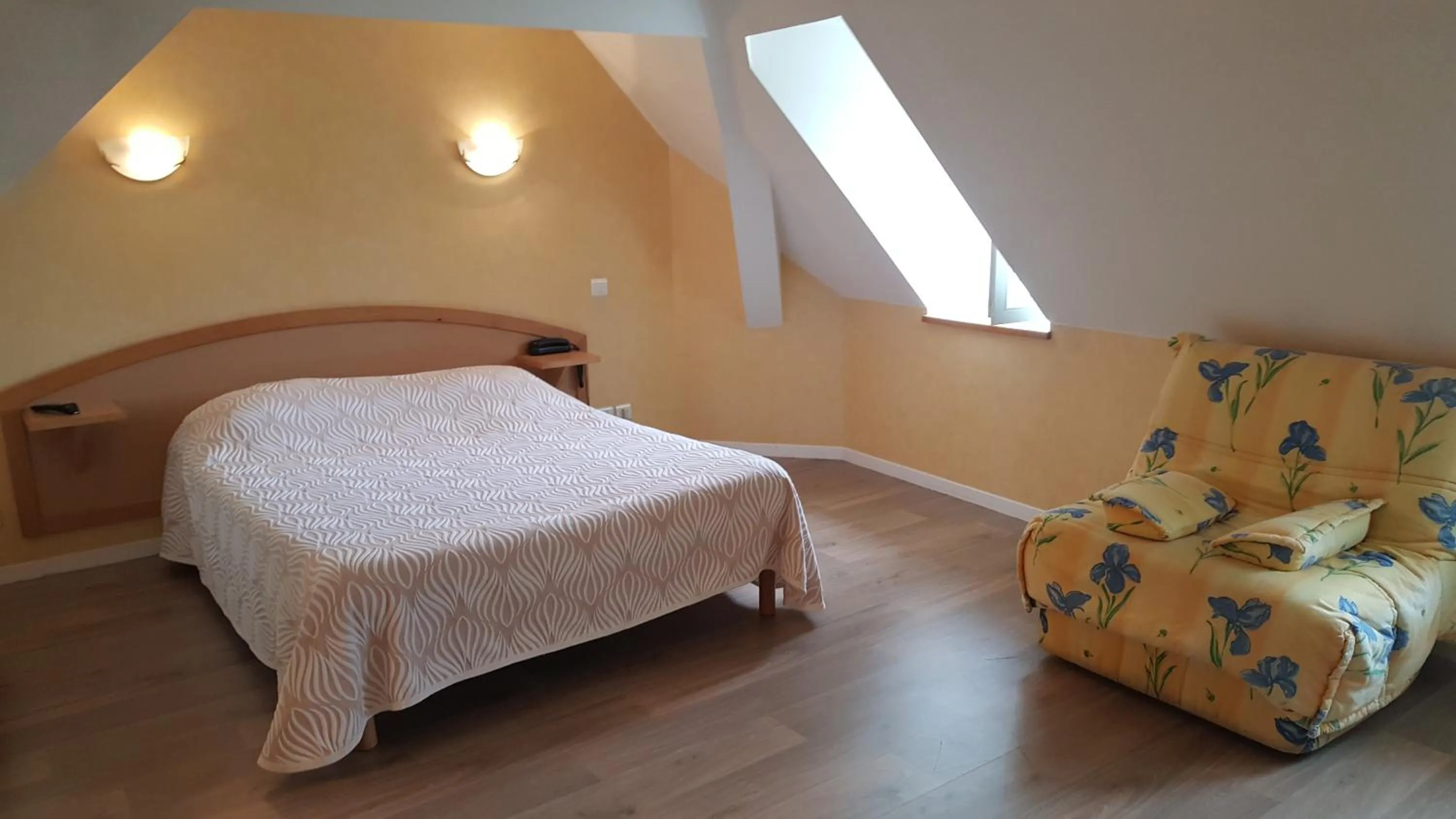 Bedroom, Bed in Hotel La Renaissance