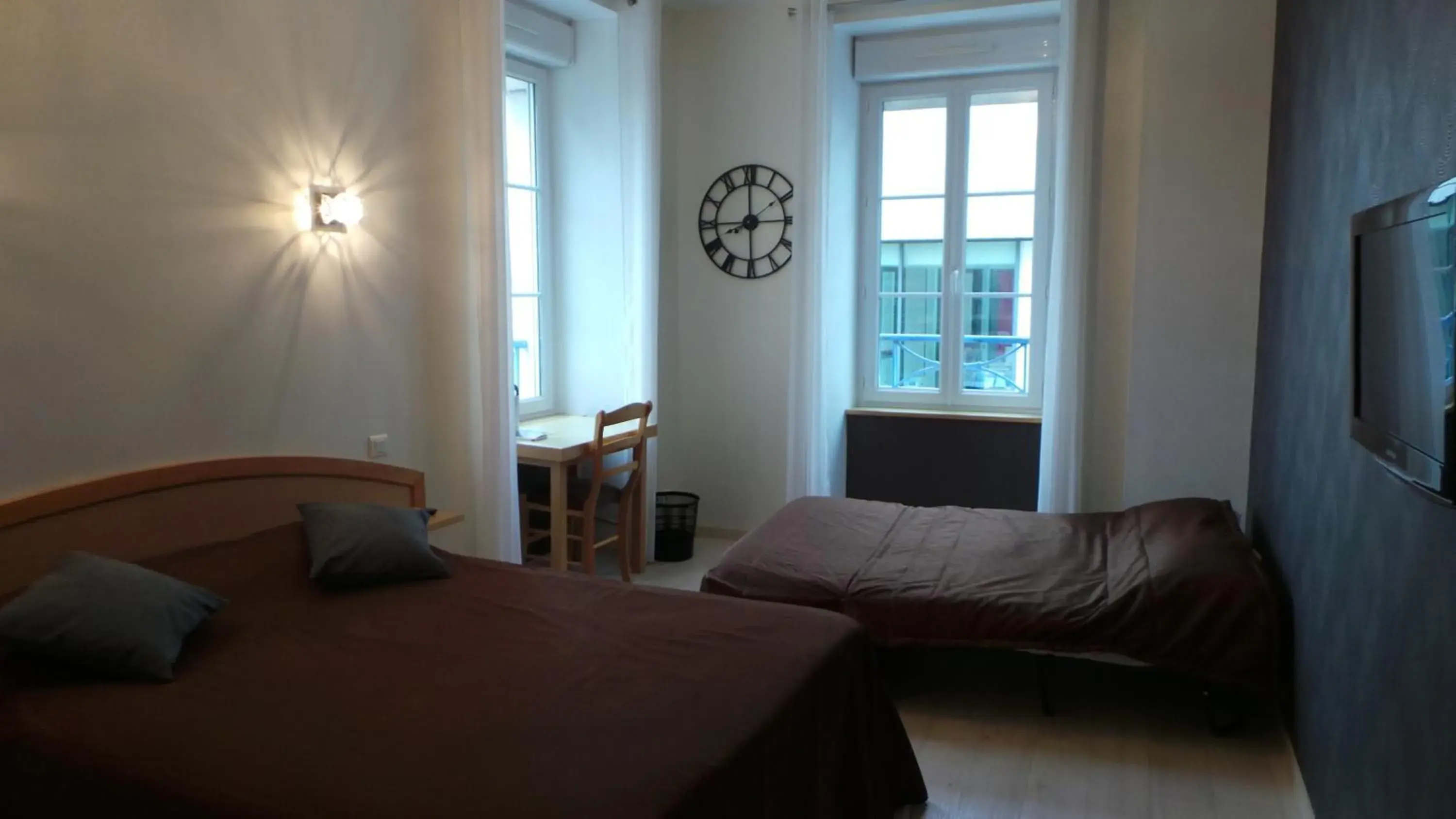 Comfort Quadruple Room with Sea View in Hotel La Renaissance Comfort Quadruple Room with Sea View in Hotel La Renaissance