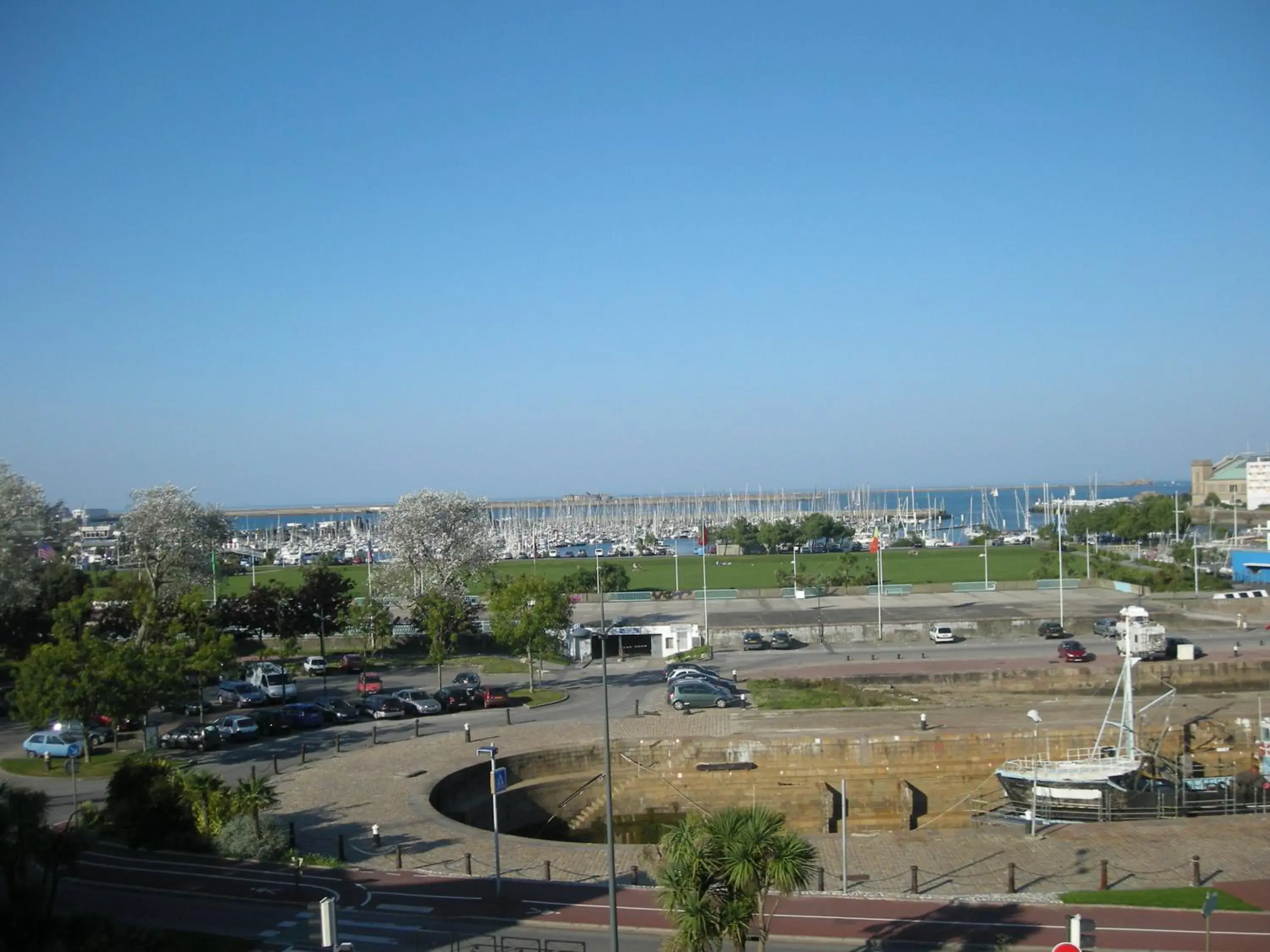 Comfort Triple Room with Sea View in Hotel La Renaissance Comfort Triple Room with Sea View in Hotel La Renaissance