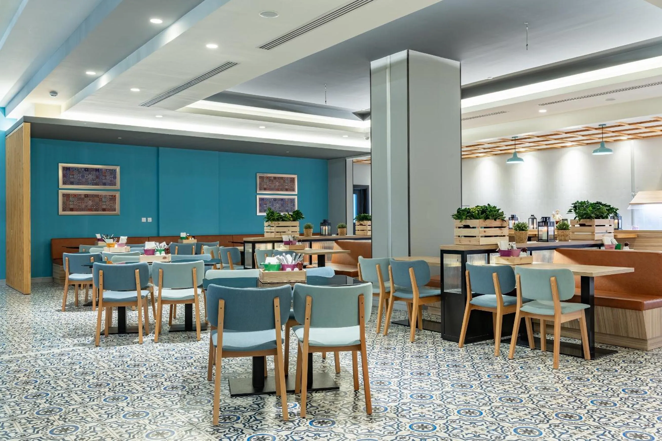 Restaurant/places to eat in Park Inn by Radisson Jubail Industrial City