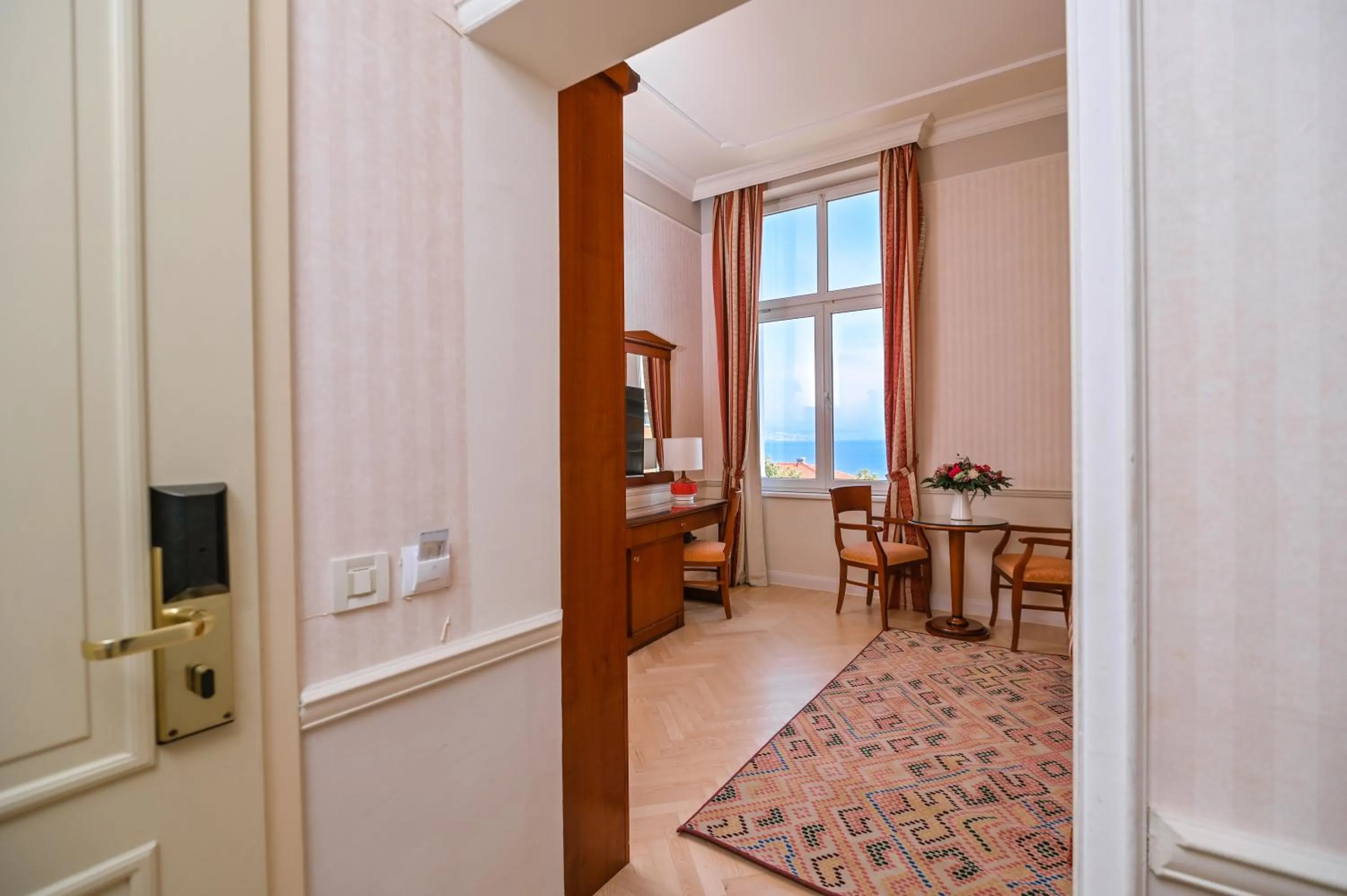 Bedroom in Hotel Continental