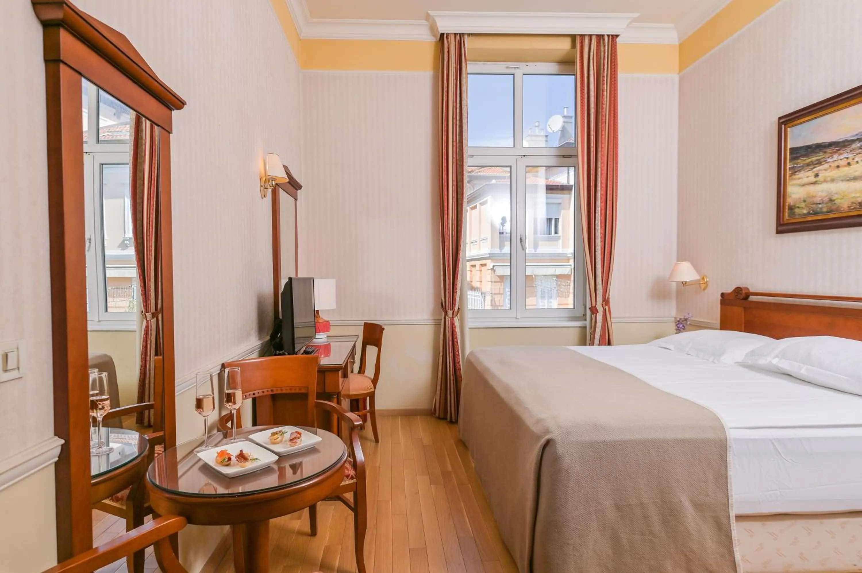 Bed in Hotel Continental