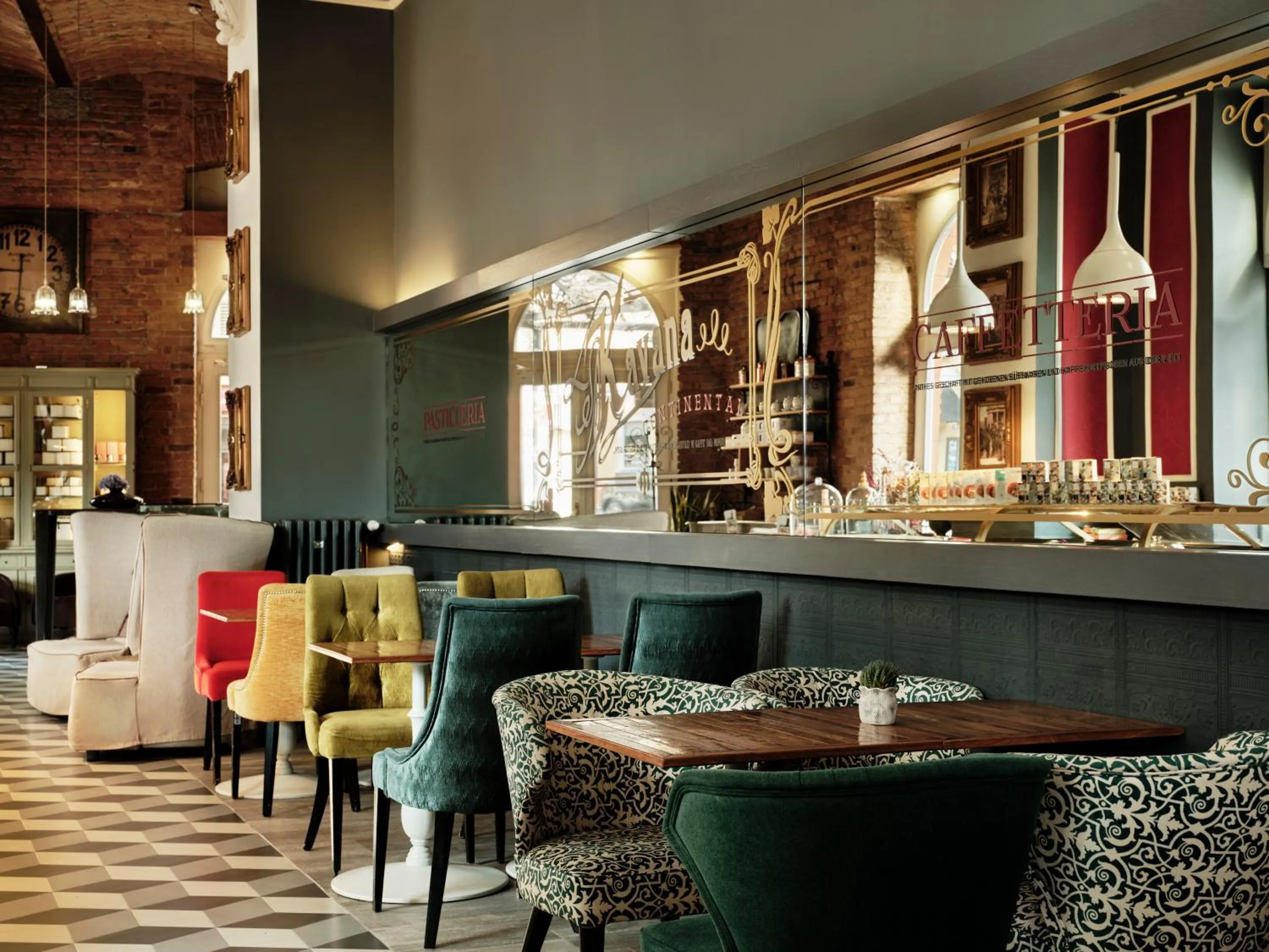 Restaurant/places to eat in Hotel Continental