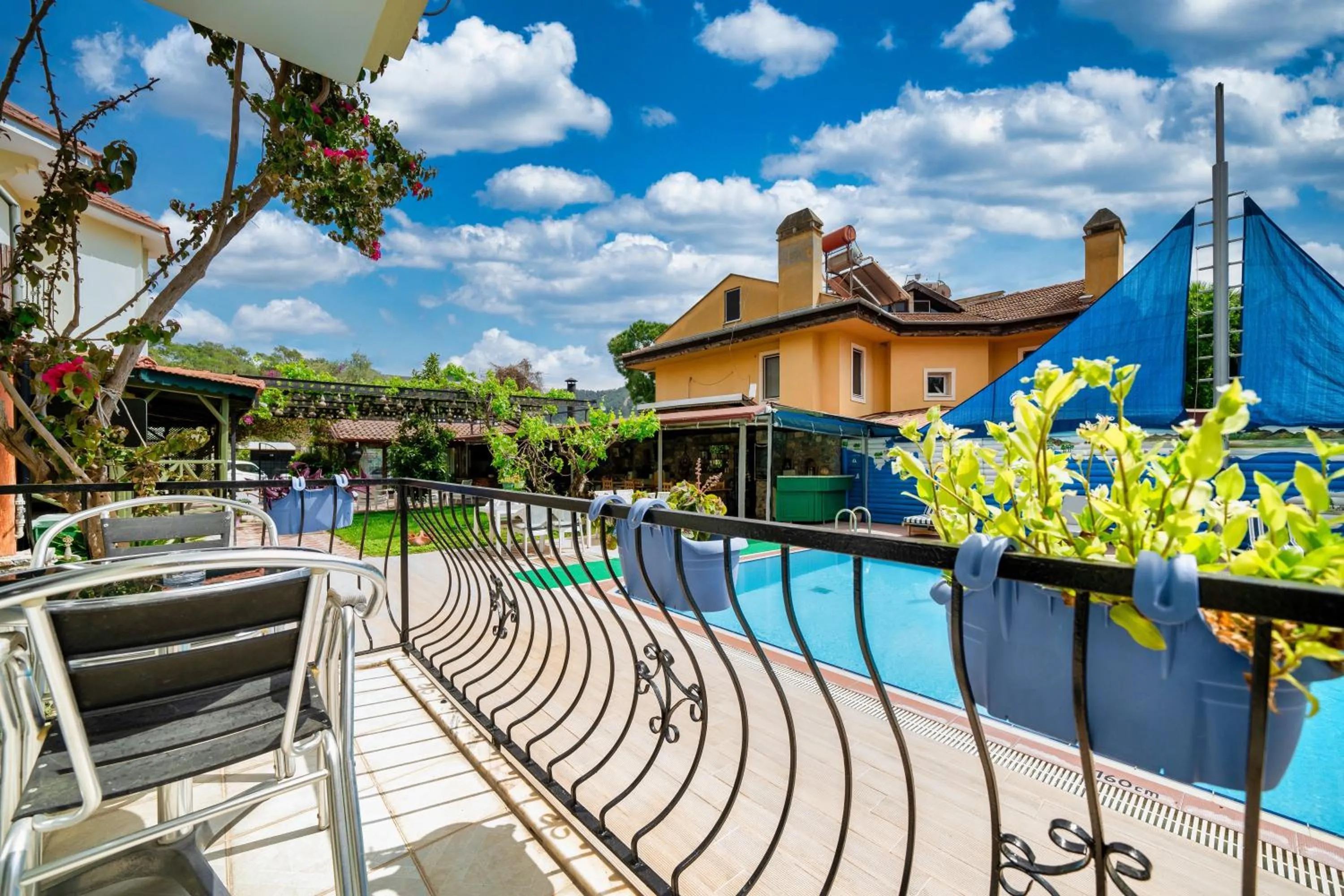 Day in Dedeminn Garden Hotel