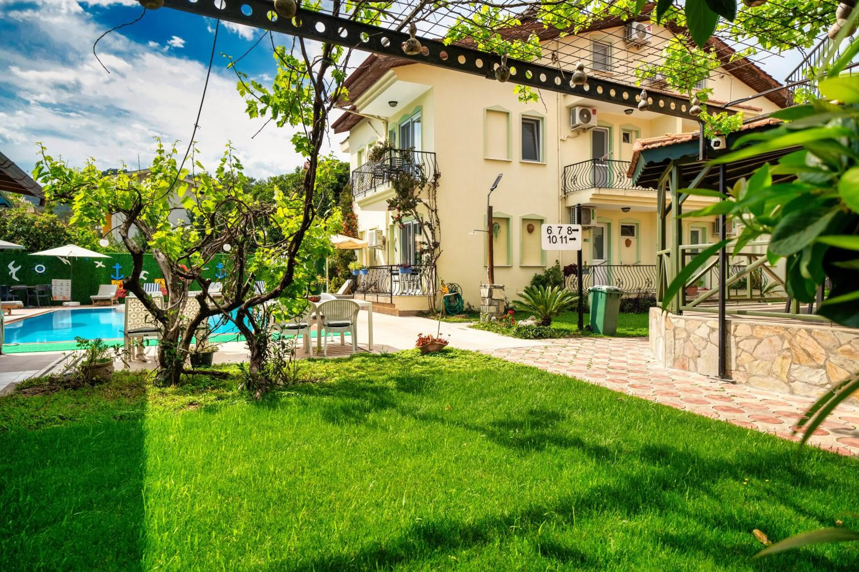 Property building in Dedeminn Garden Hotel