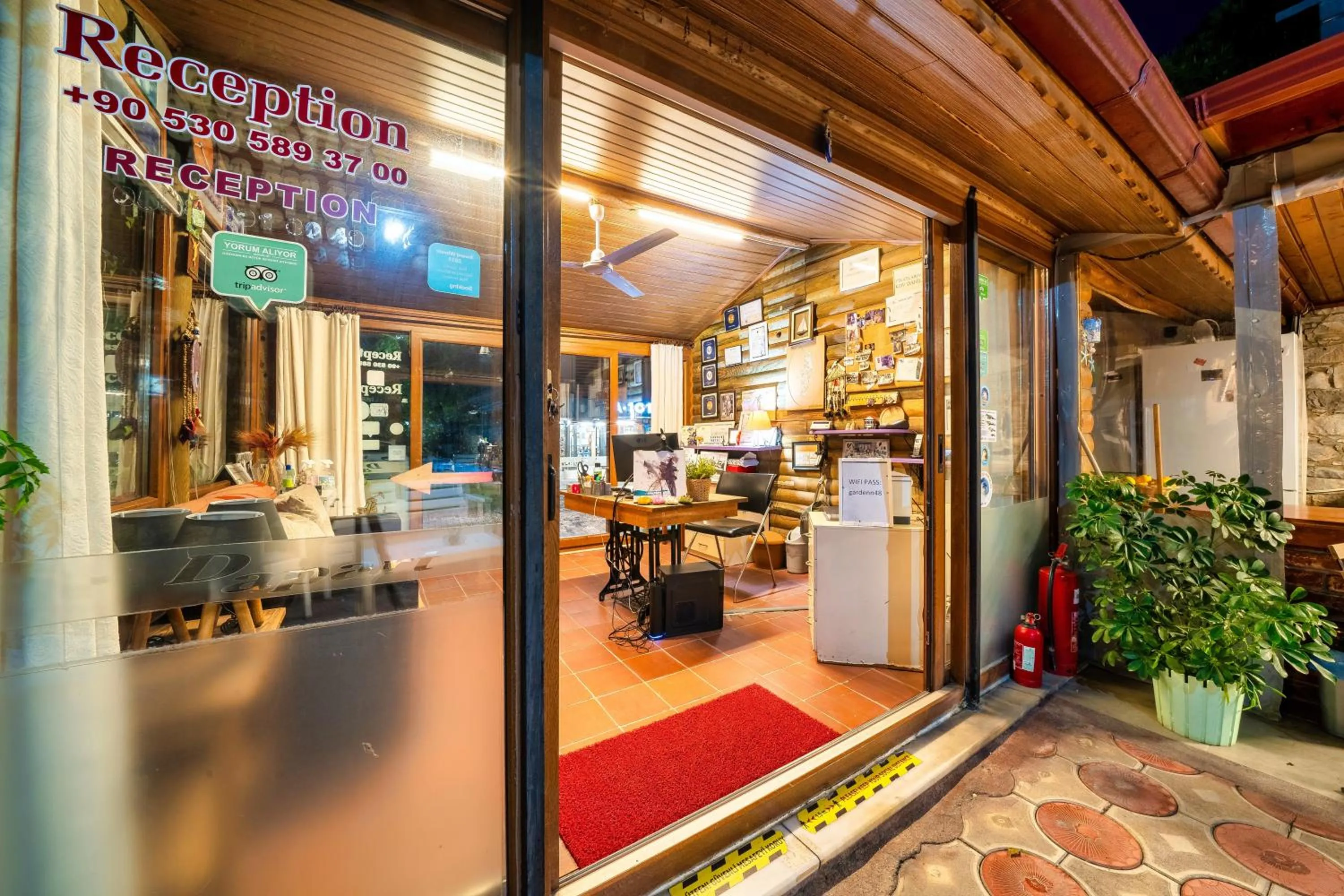 Lobby or reception in Dedeminn Garden Hotel
