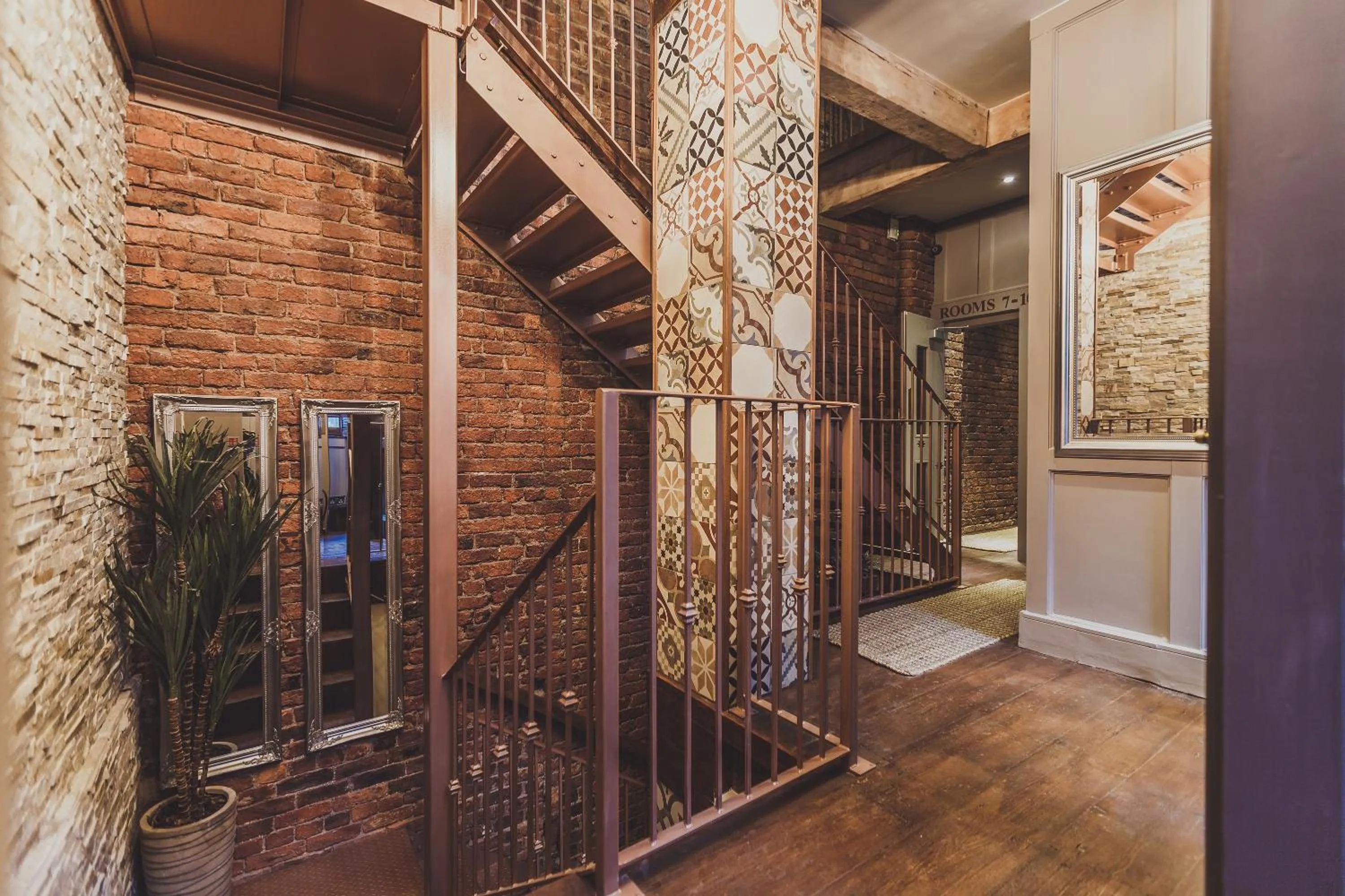 The Cow Hollow Hotel