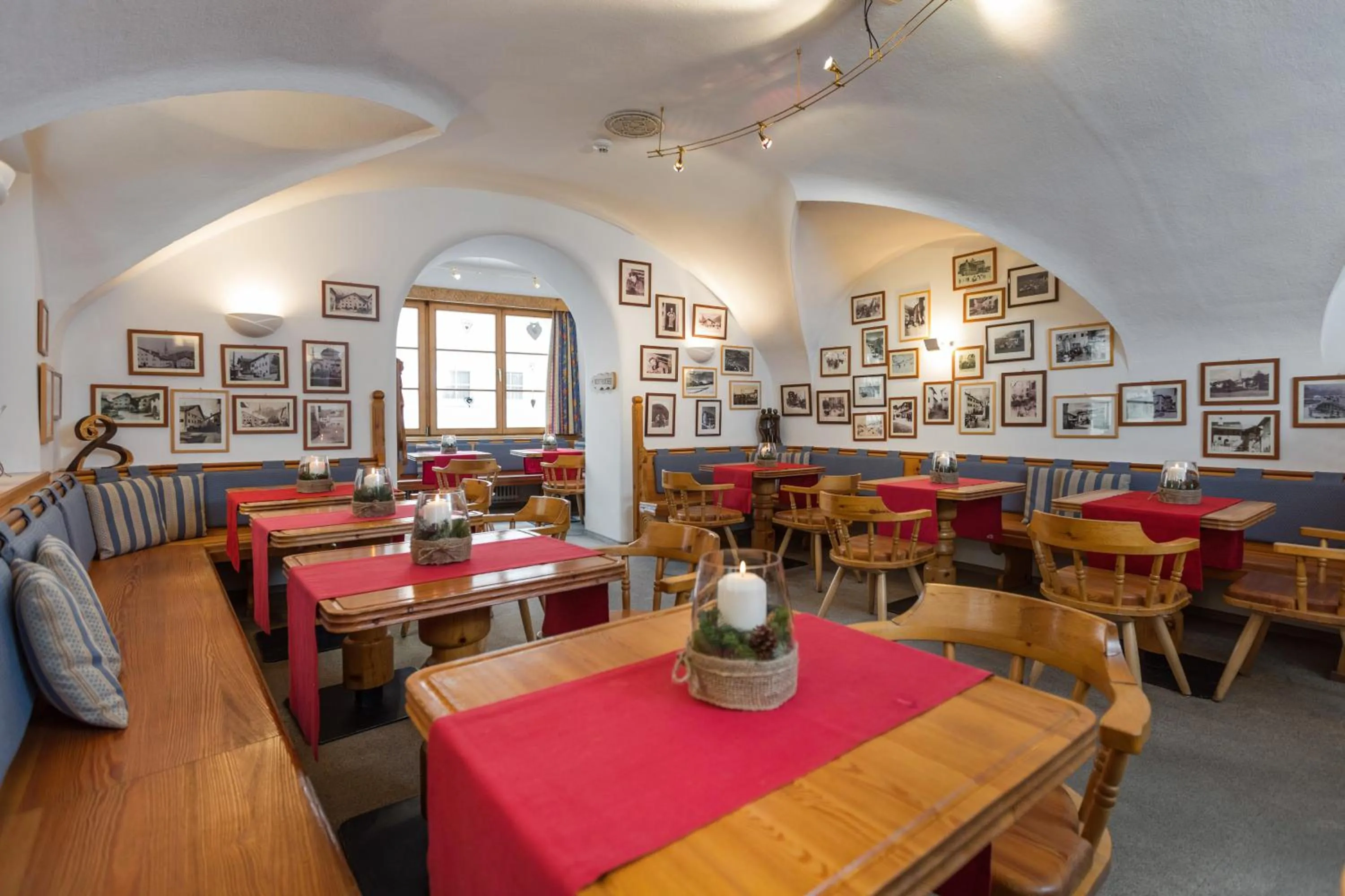 Restaurant/places to eat in Hotel Klarer
