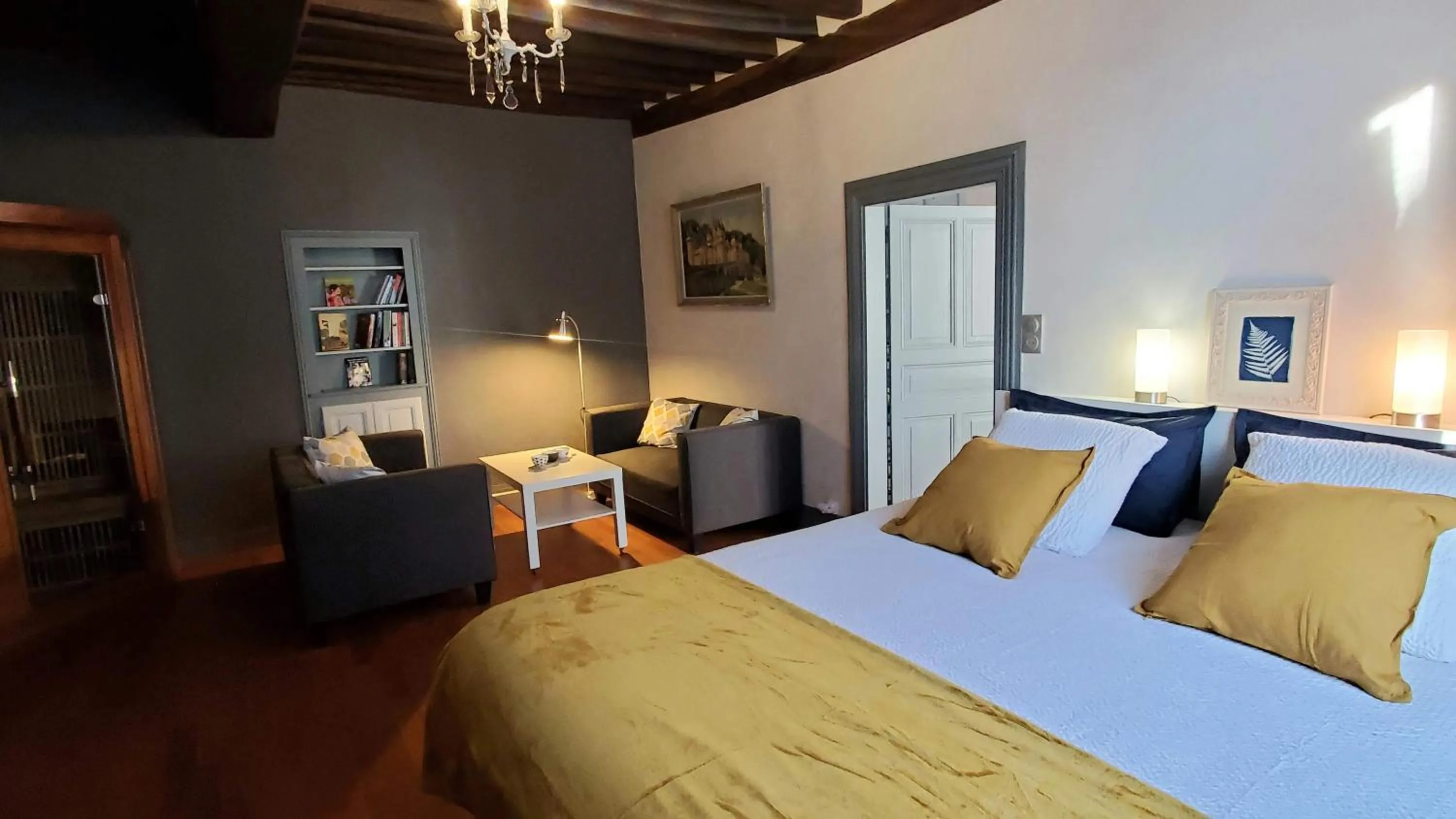 Property building, Bed in La Rossignolerie - La familiale Vigneronne