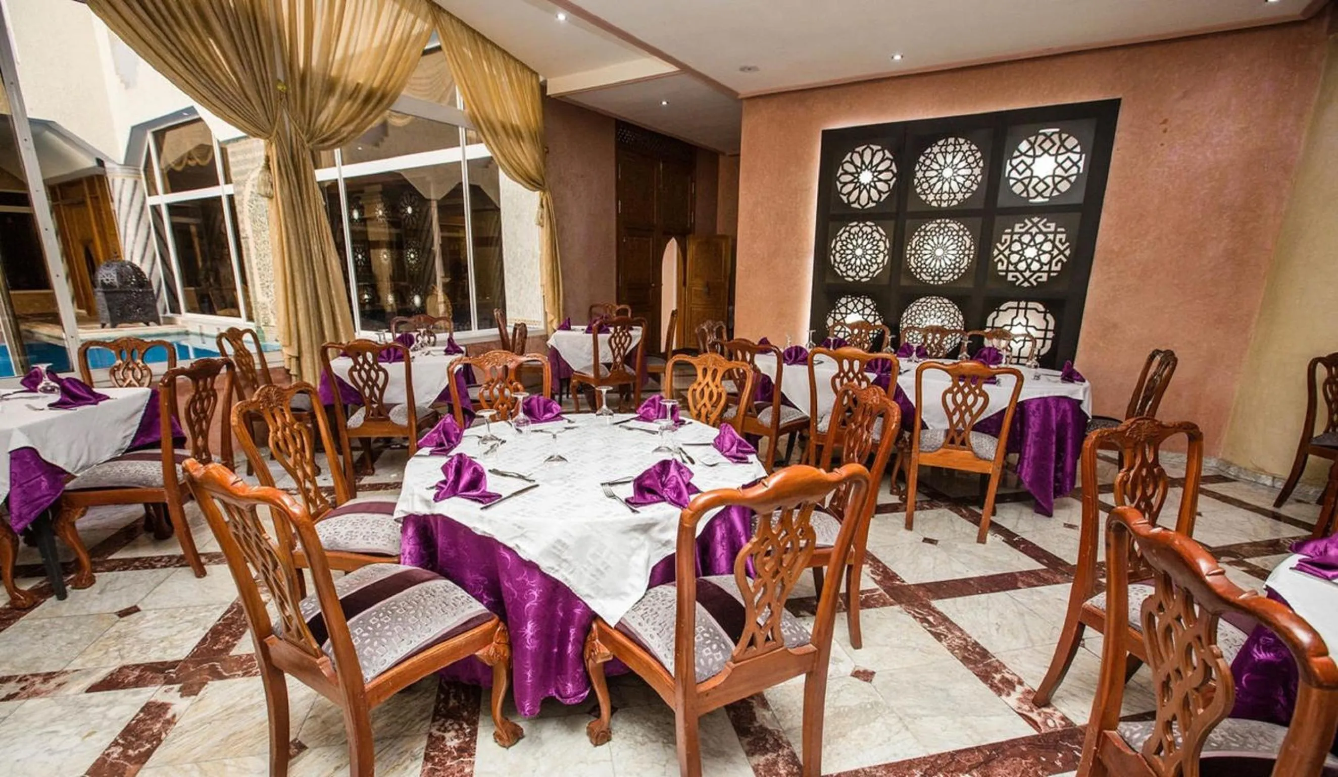 Restaurant/places to eat in Zalagh Parc Palace
