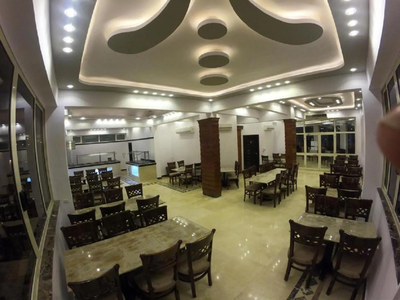 Restaurant/places to eat in Silver Beach Boutique Hotel