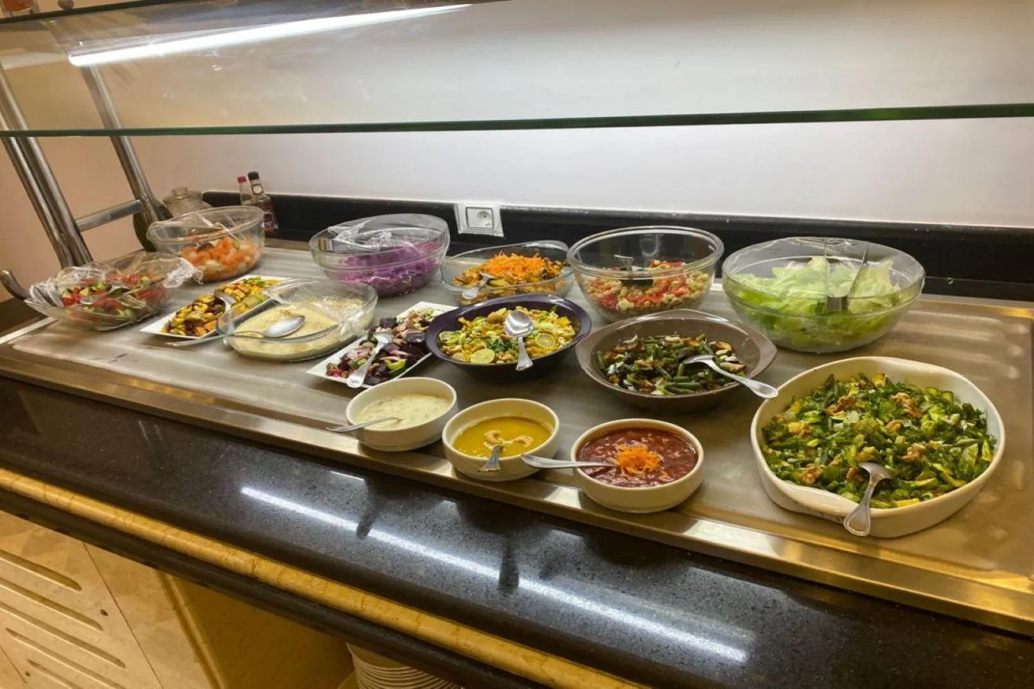 Restaurant/places to eat in Silver Beach Boutique Hotel