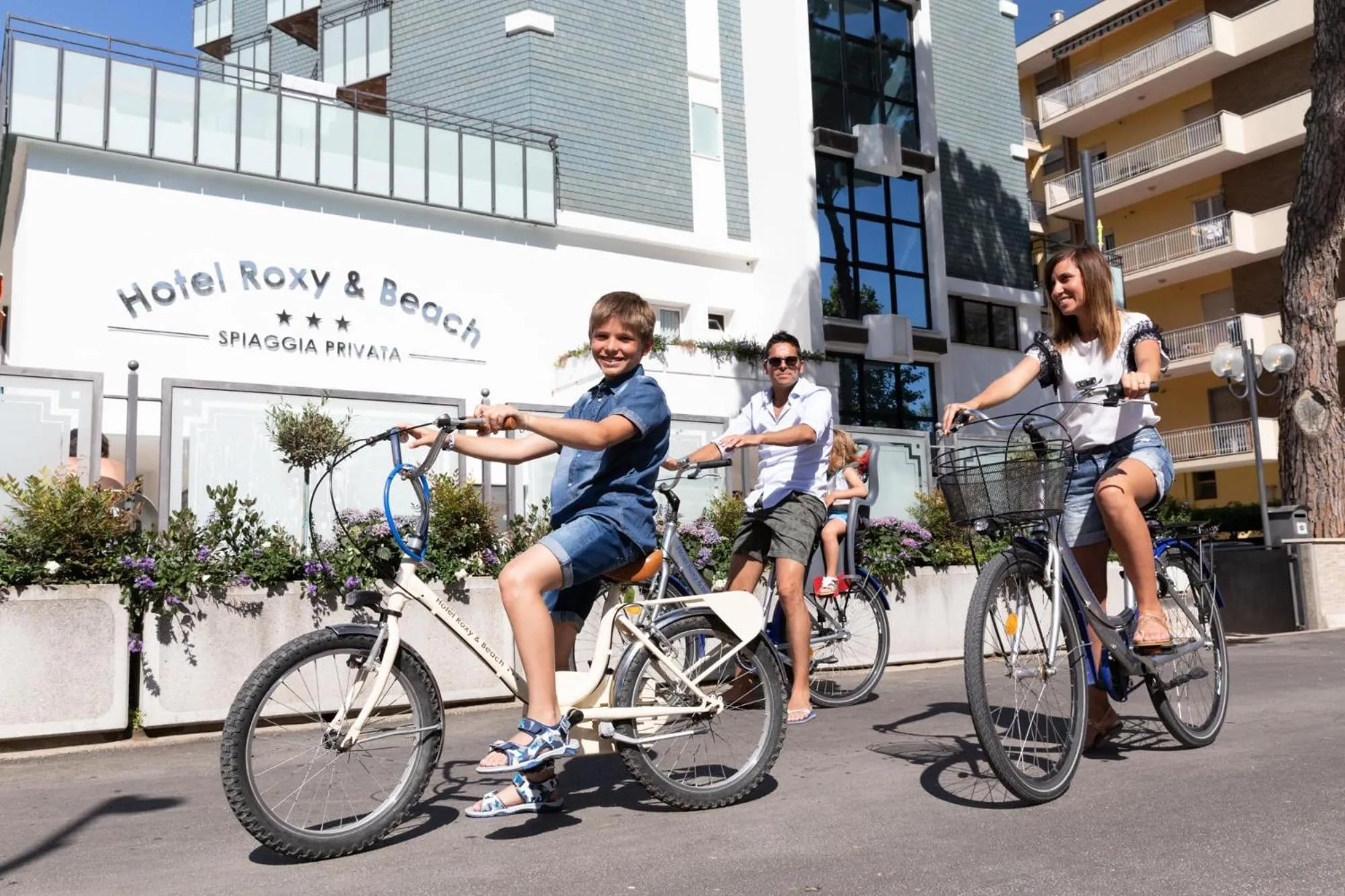 Cycling in Hotel Roxy & Beach