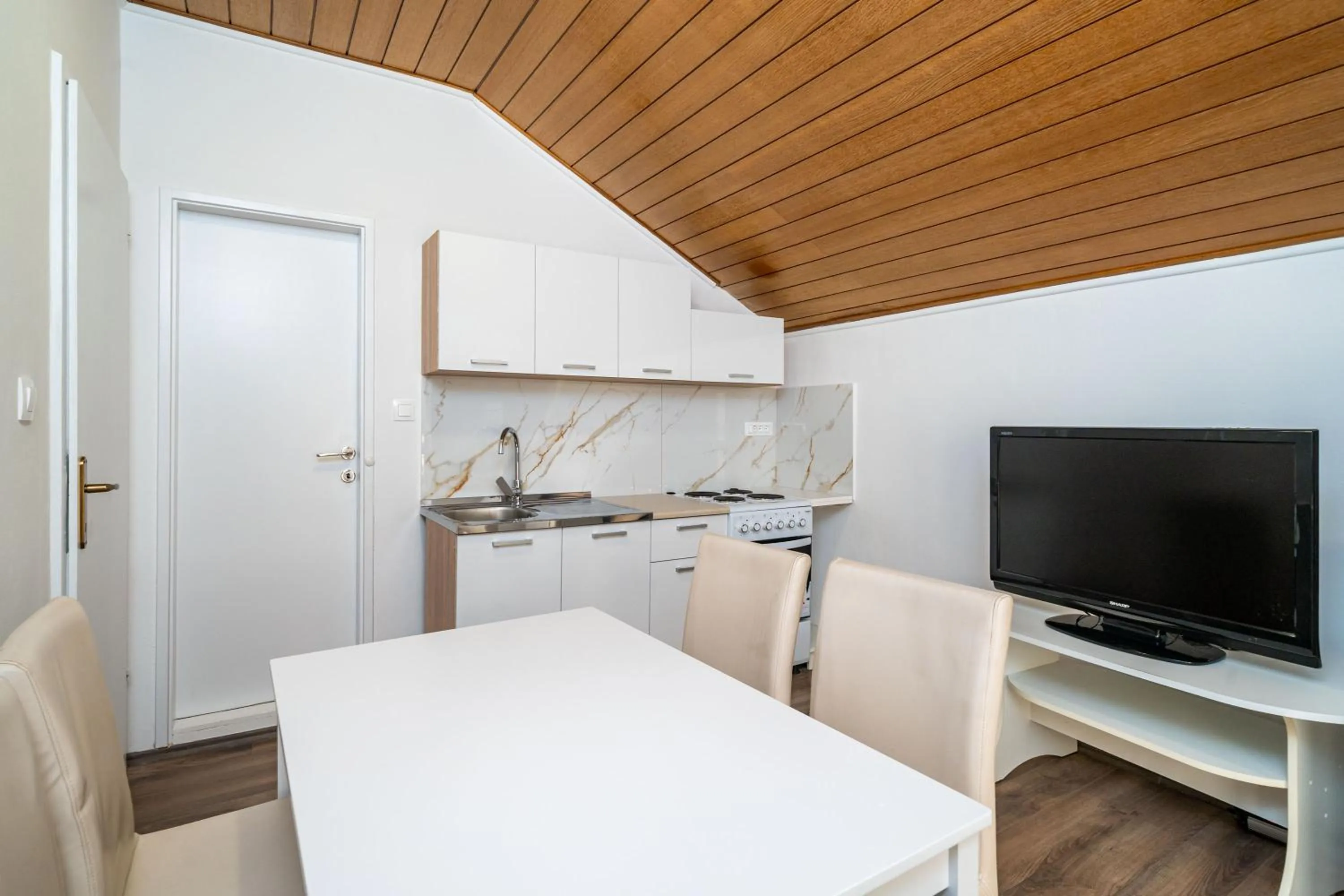 Communal kitchen in Guest House Daniela