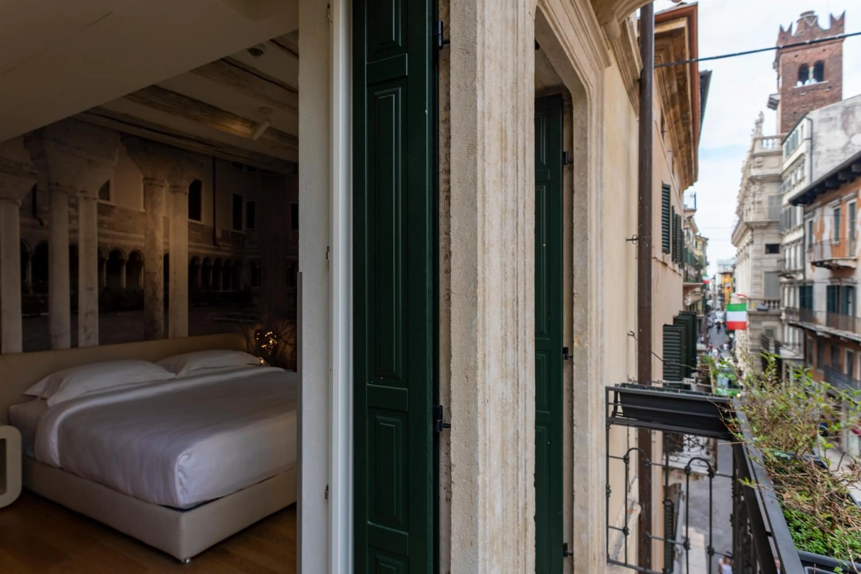 Balcony/Terrace, Bed in Lords of Verona Luxury Apartments