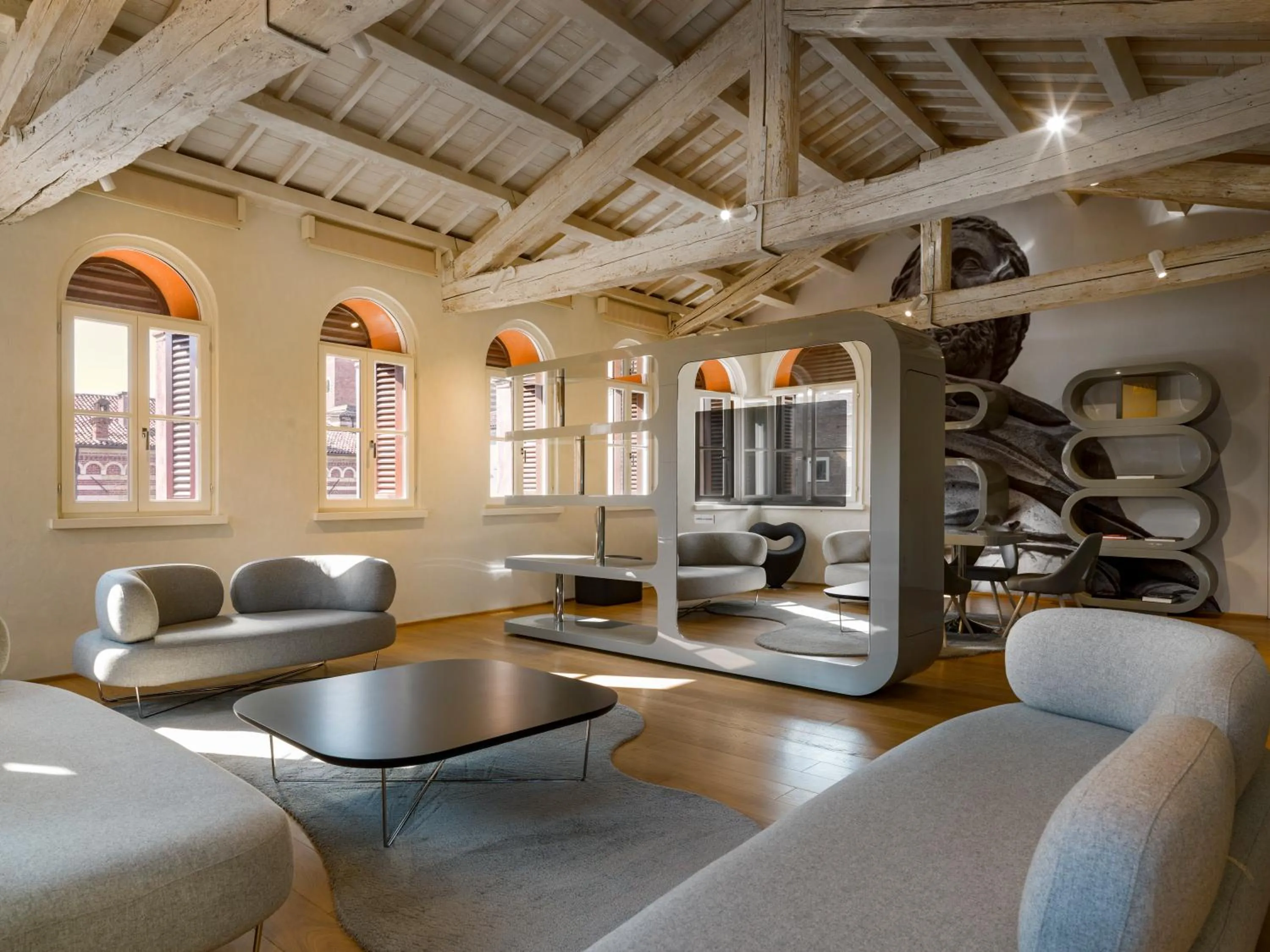 TV and multimedia in Lords of Verona Luxury Apartments