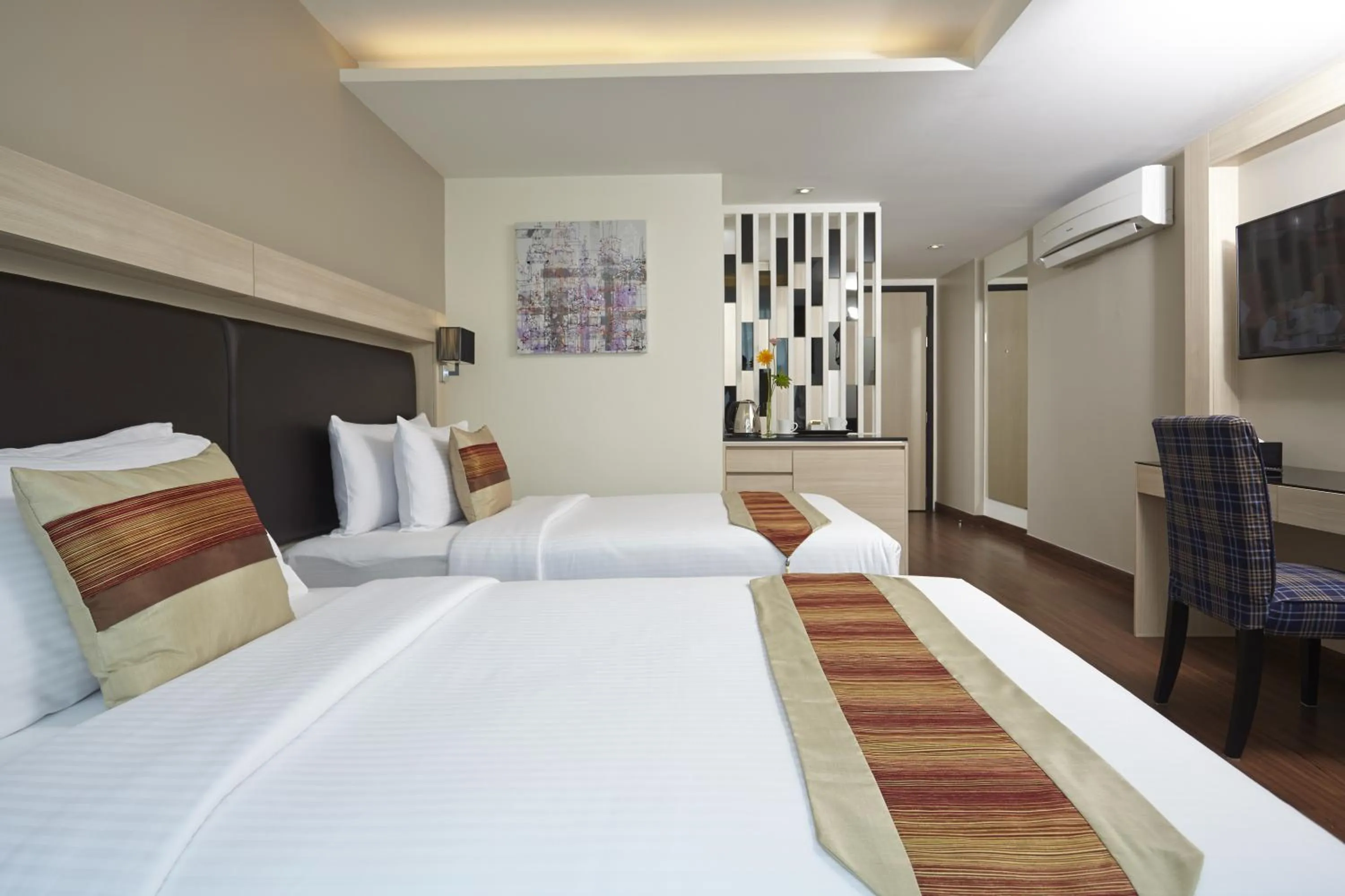 Photo of the whole room, Bed in Citypoint Hotel