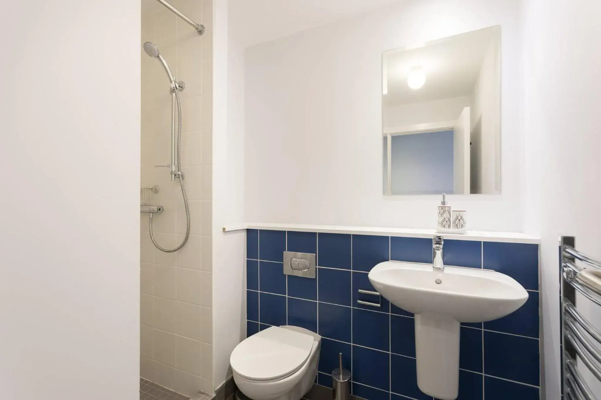 Standard Twin with Open Kitchen in SWUITE GALWAY Standard Twin with Open Kitchen in SWUITE GALWAY