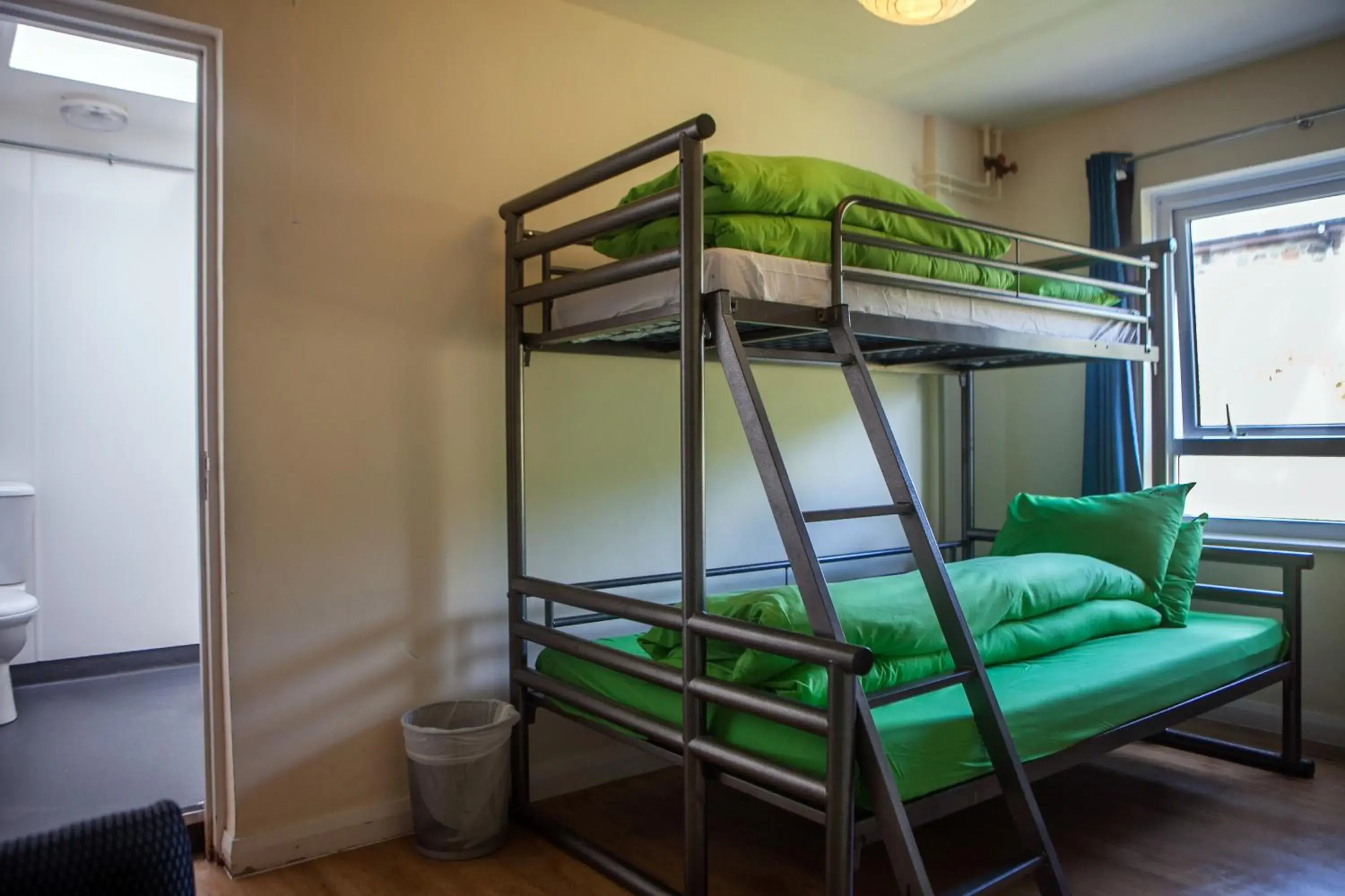 3 Bed Double Private Room Ensuite in YHA Broad Haven 3 Bed Double Private Room Ensuite in YHA Broad Haven