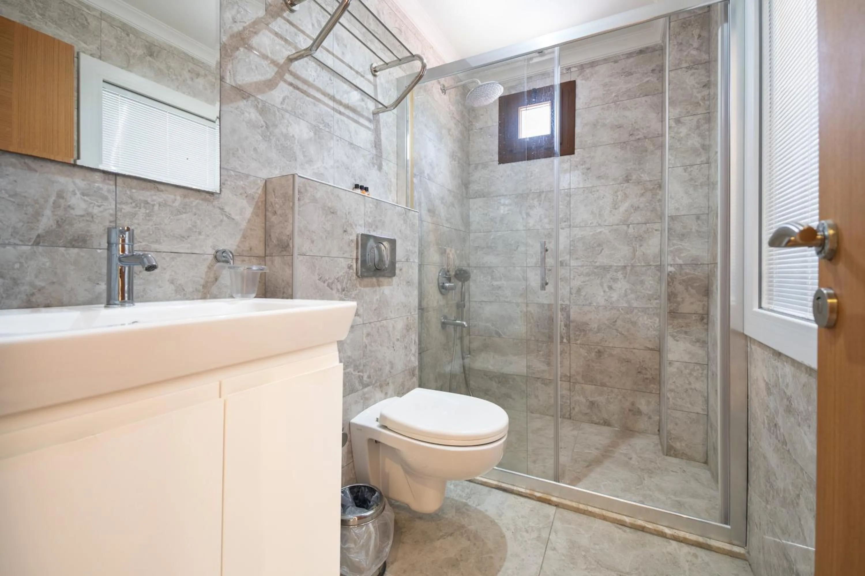 Shower in Magic Tulip Beach Hotel