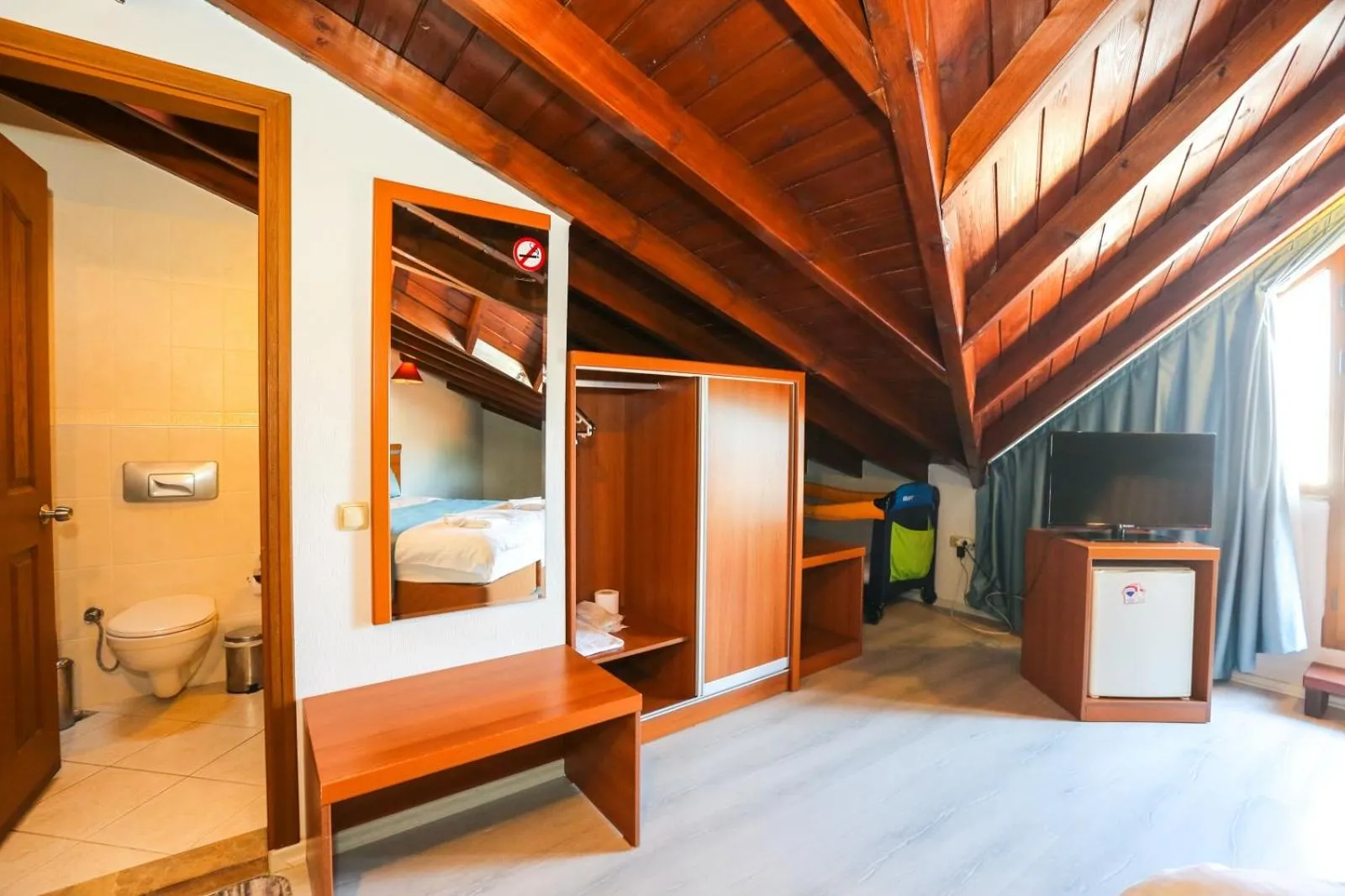 Bathroom, Bed in Gocek Unlu Hotel