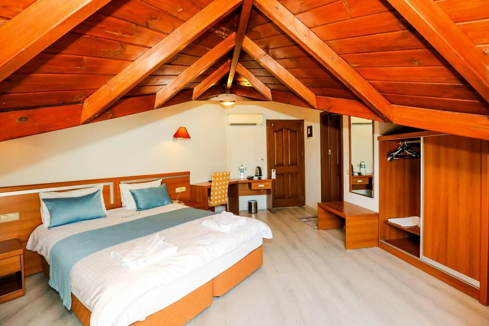Photo of the whole room, Bed in Gocek Unlu Hotel
