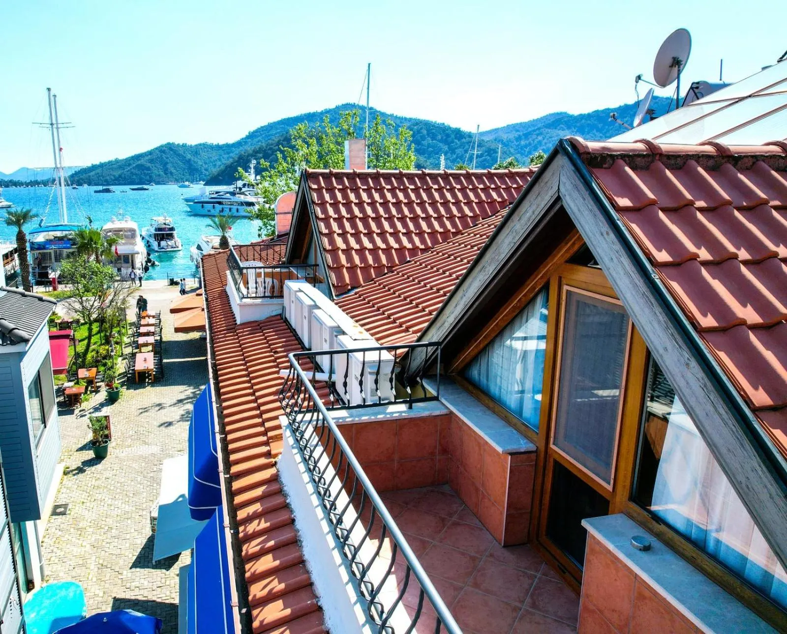 Property building in Gocek Unlu Hotel