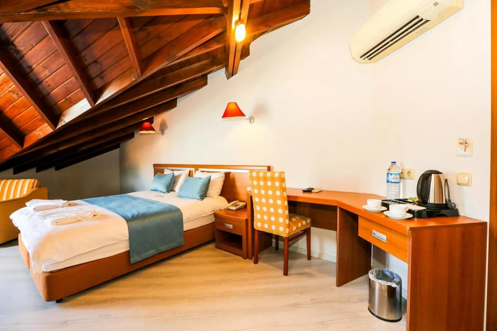 Photo of the whole room, Bed in Gocek Unlu Hotel