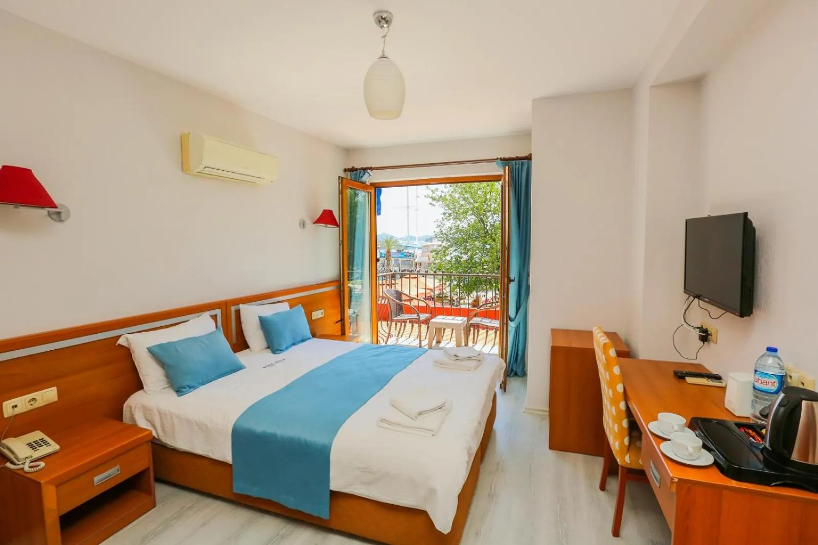 Photo of the whole room, Bed in Gocek Unlu Hotel
