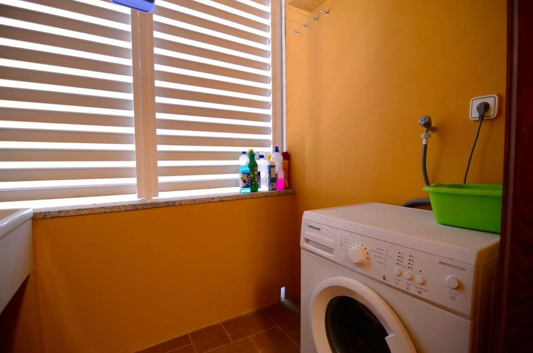 Decorative detail in Puig Sureda 13 1C