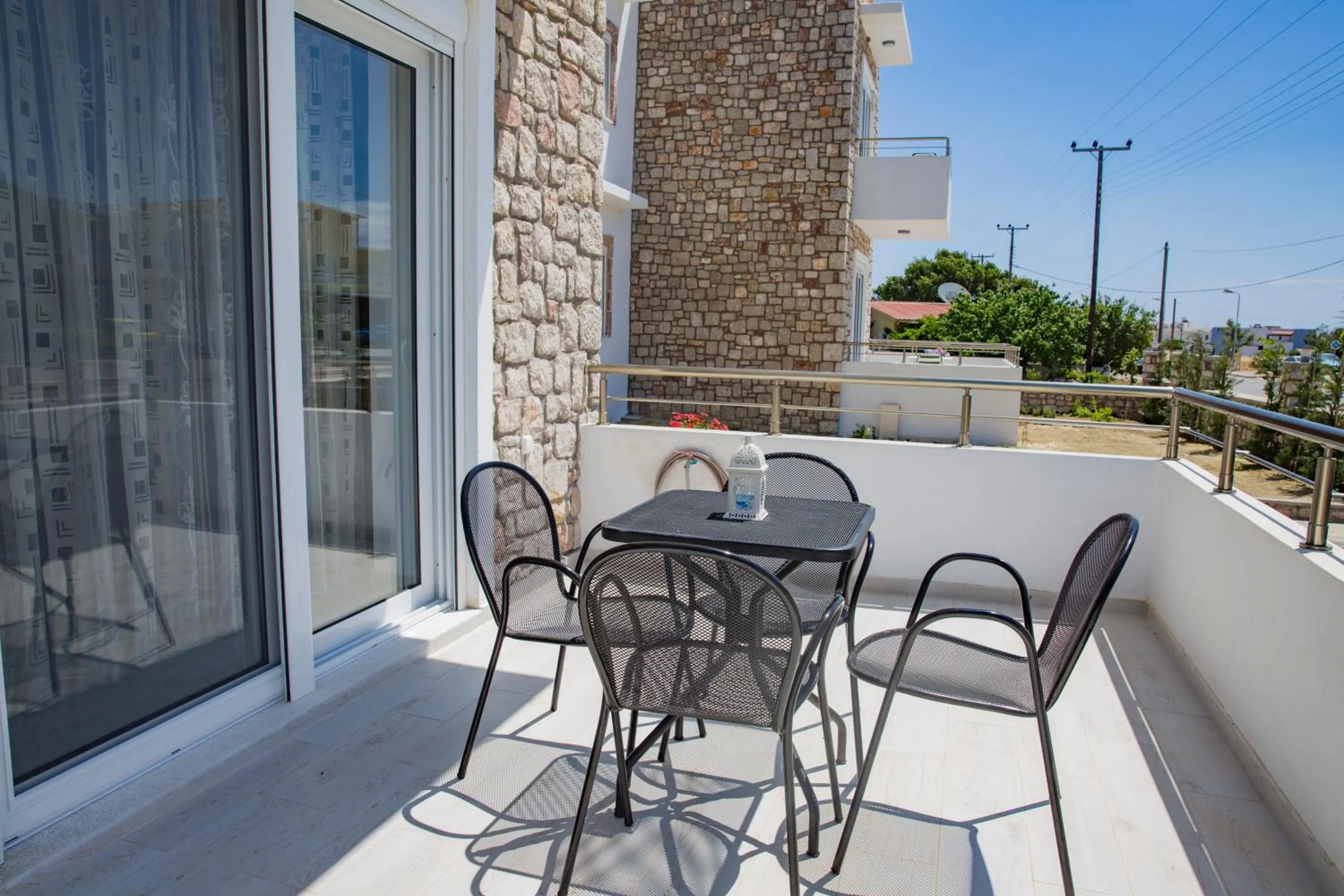 Garden in Haraki Stone Apartments