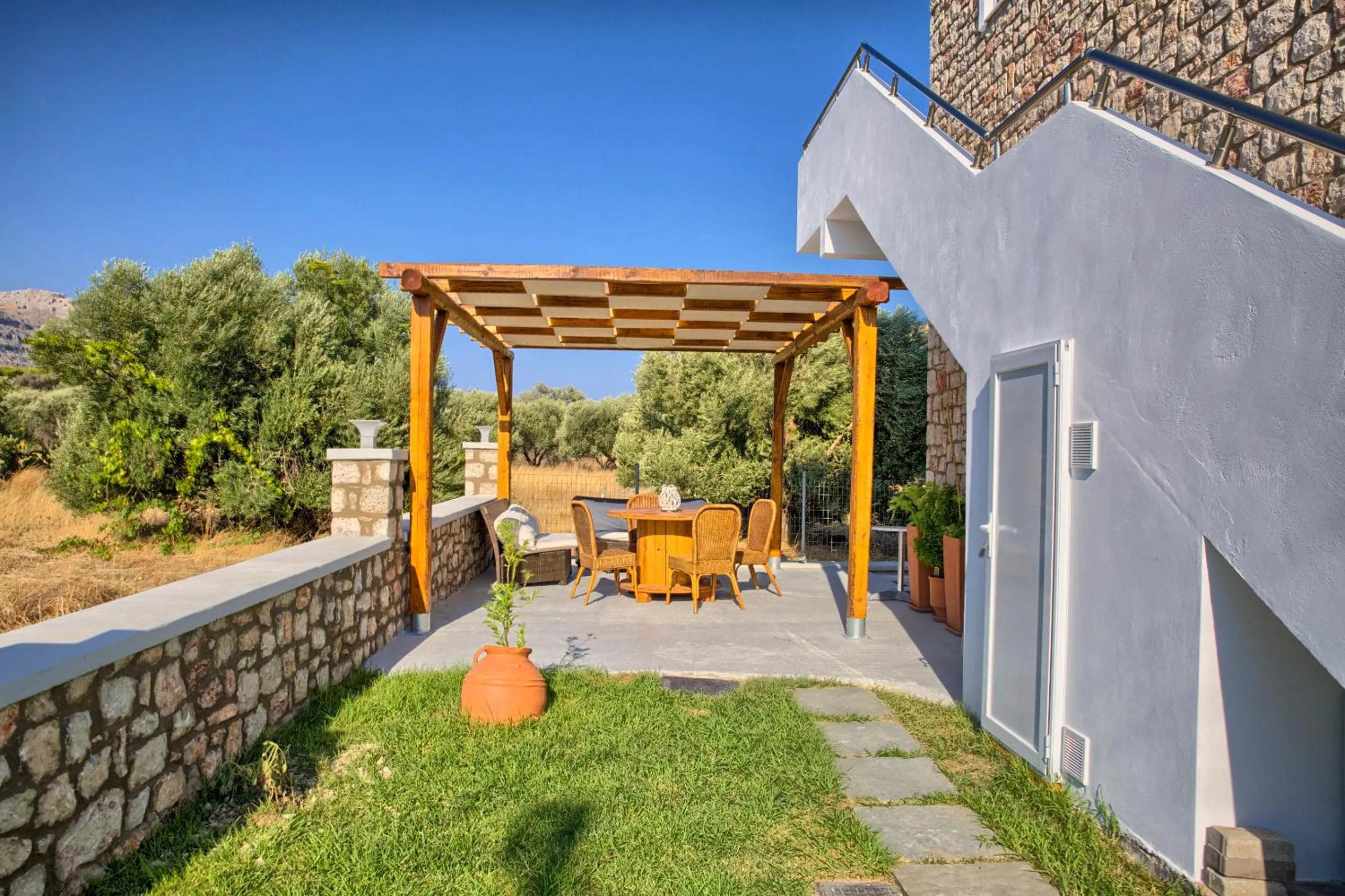 BBQ facilities in Haraki Stone Apartments