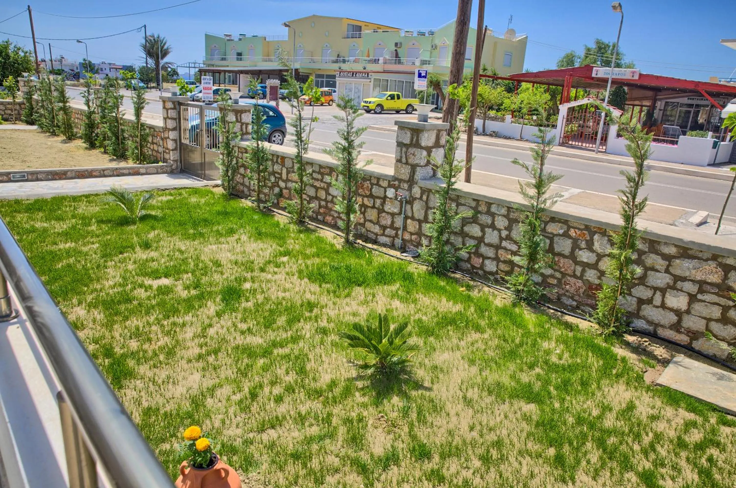 Garden in Haraki Stone Apartments
