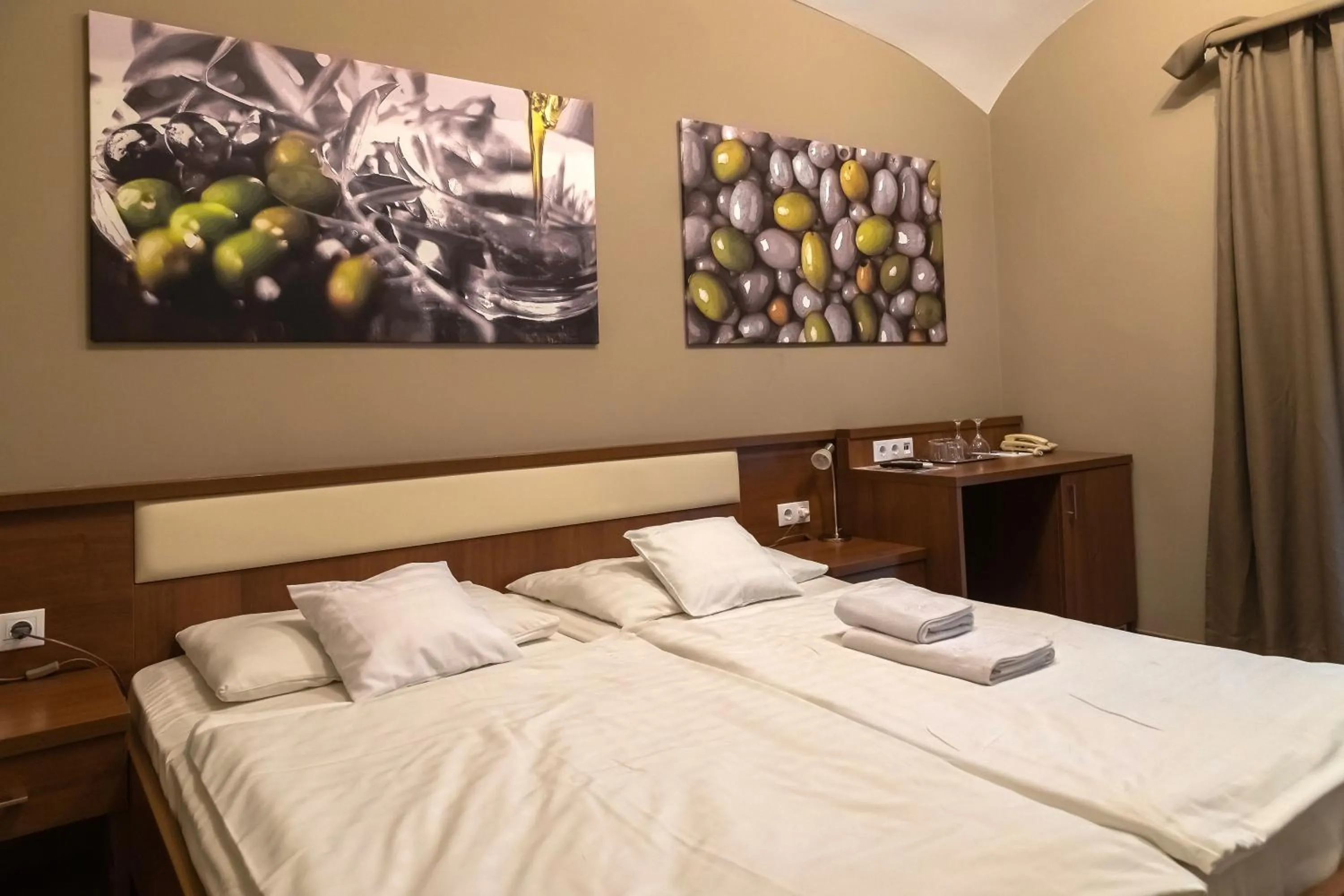 Bedroom, Bed in Oliva Hotel