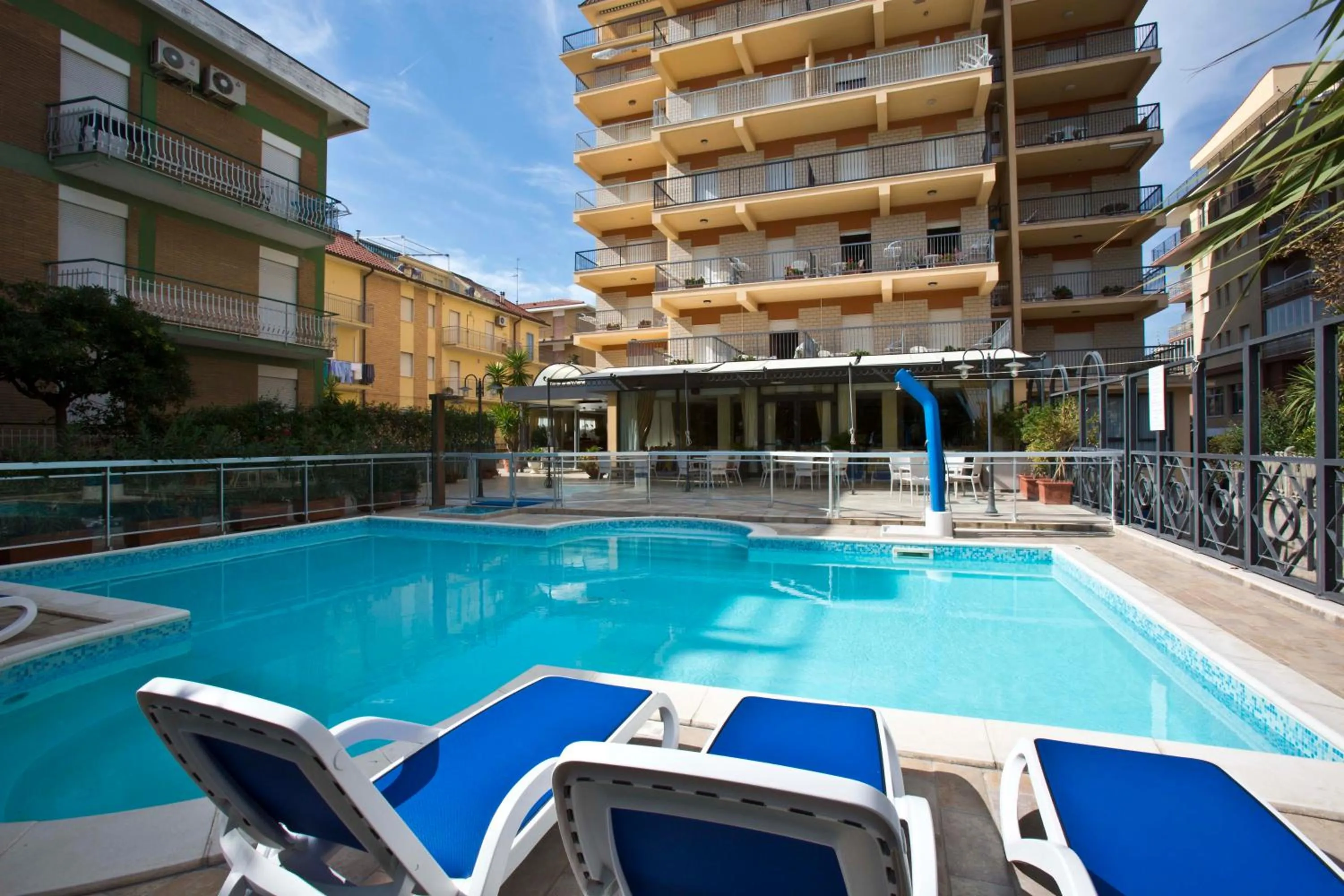 Swimming pool in Hotel Sayonara
