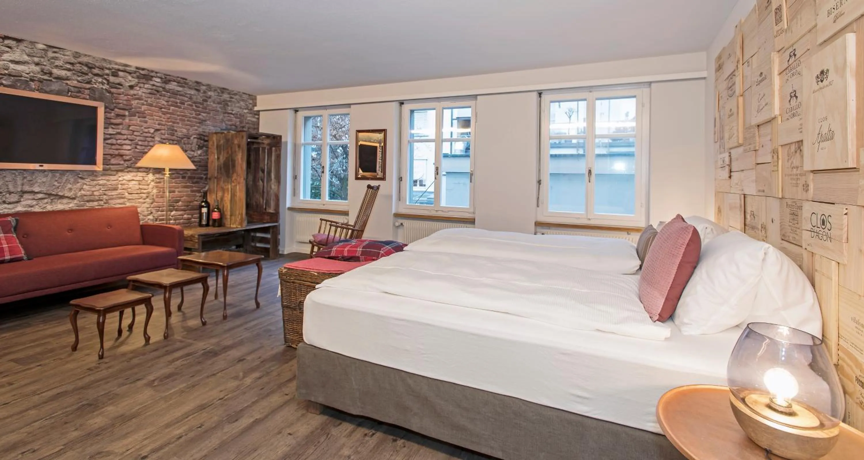 Photo of the whole room, Bed in Hotel 2B