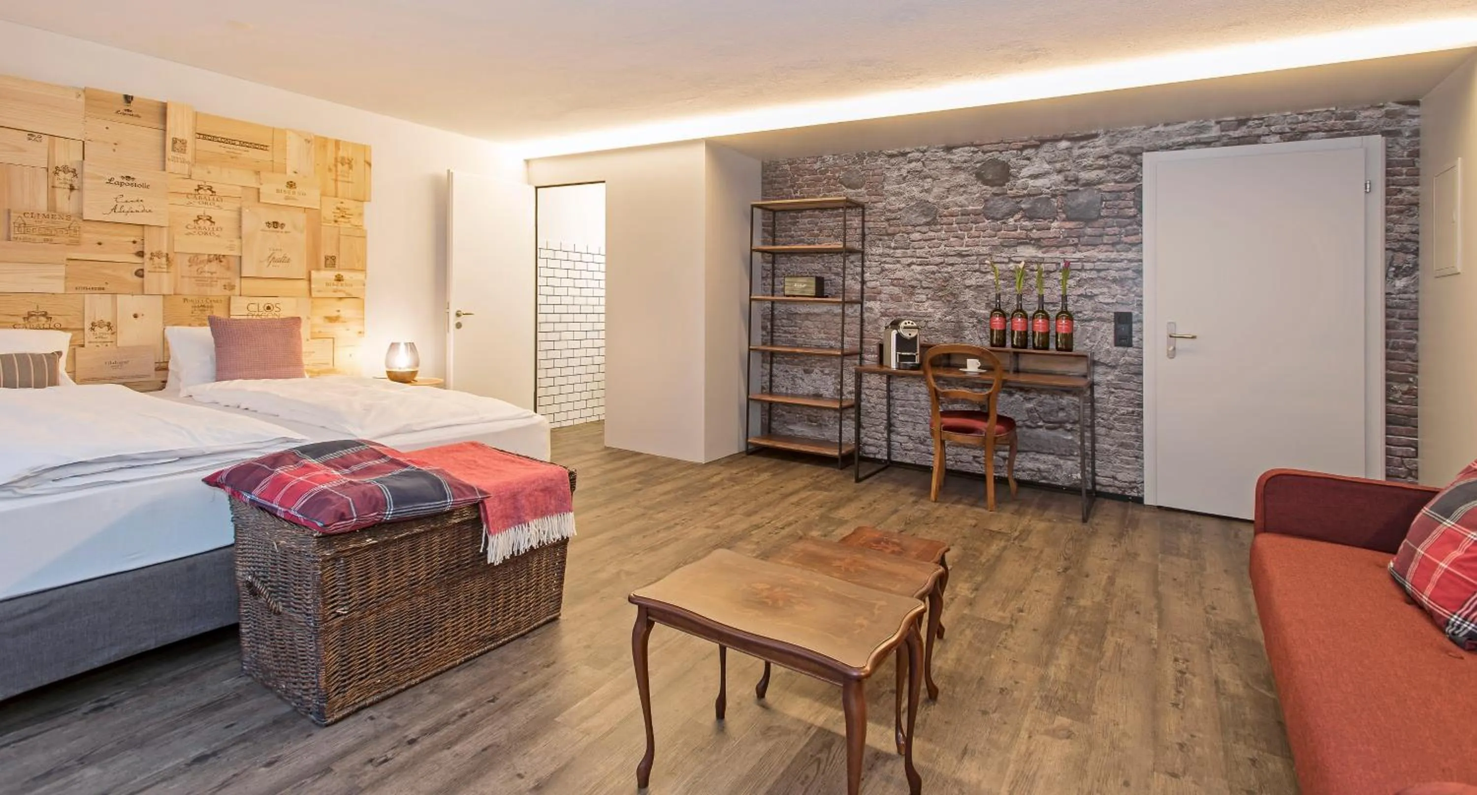 Photo of the whole room, Bed in Hotel 2B