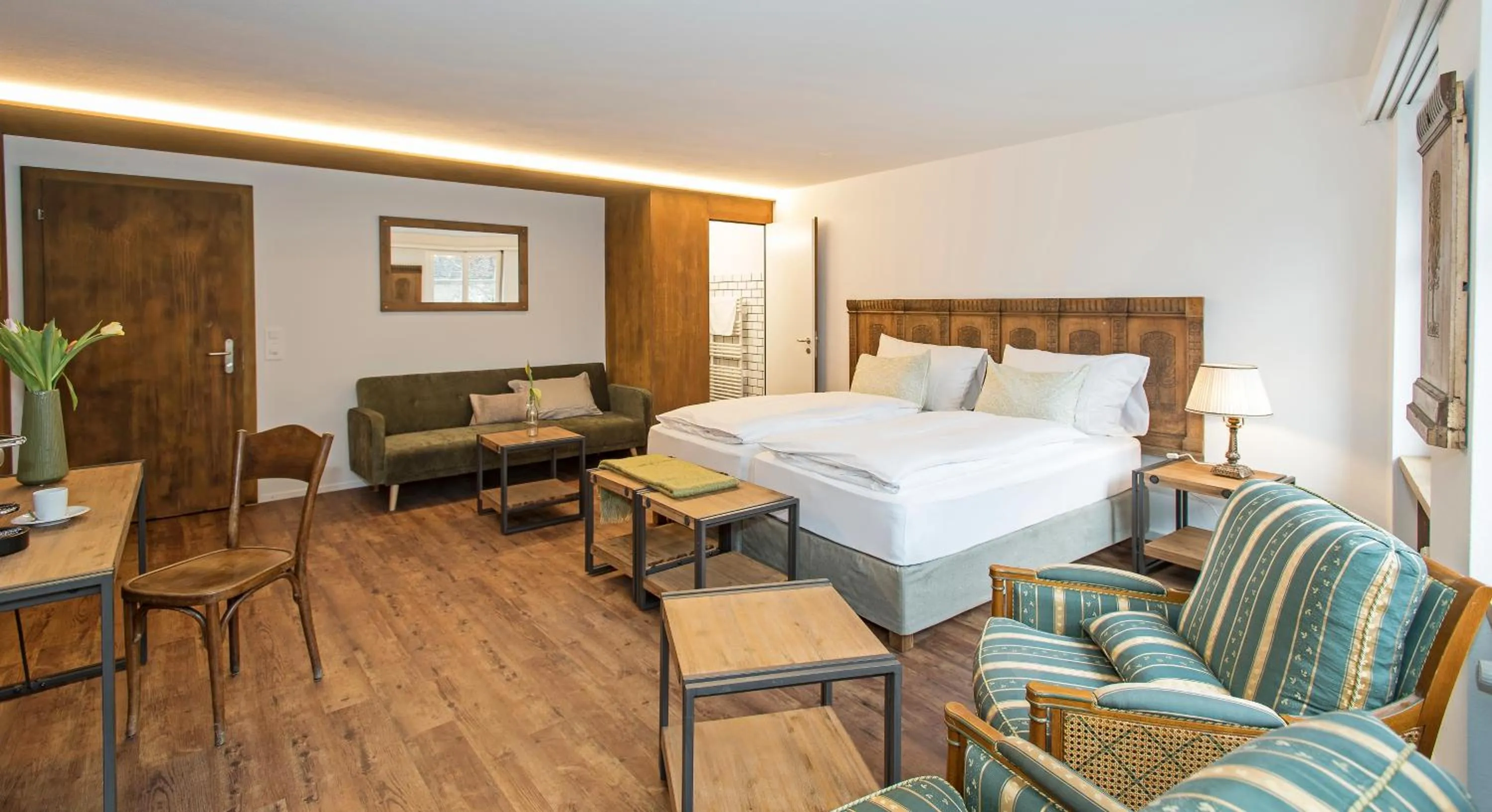 Photo of the whole room, Bed in Hotel 2B