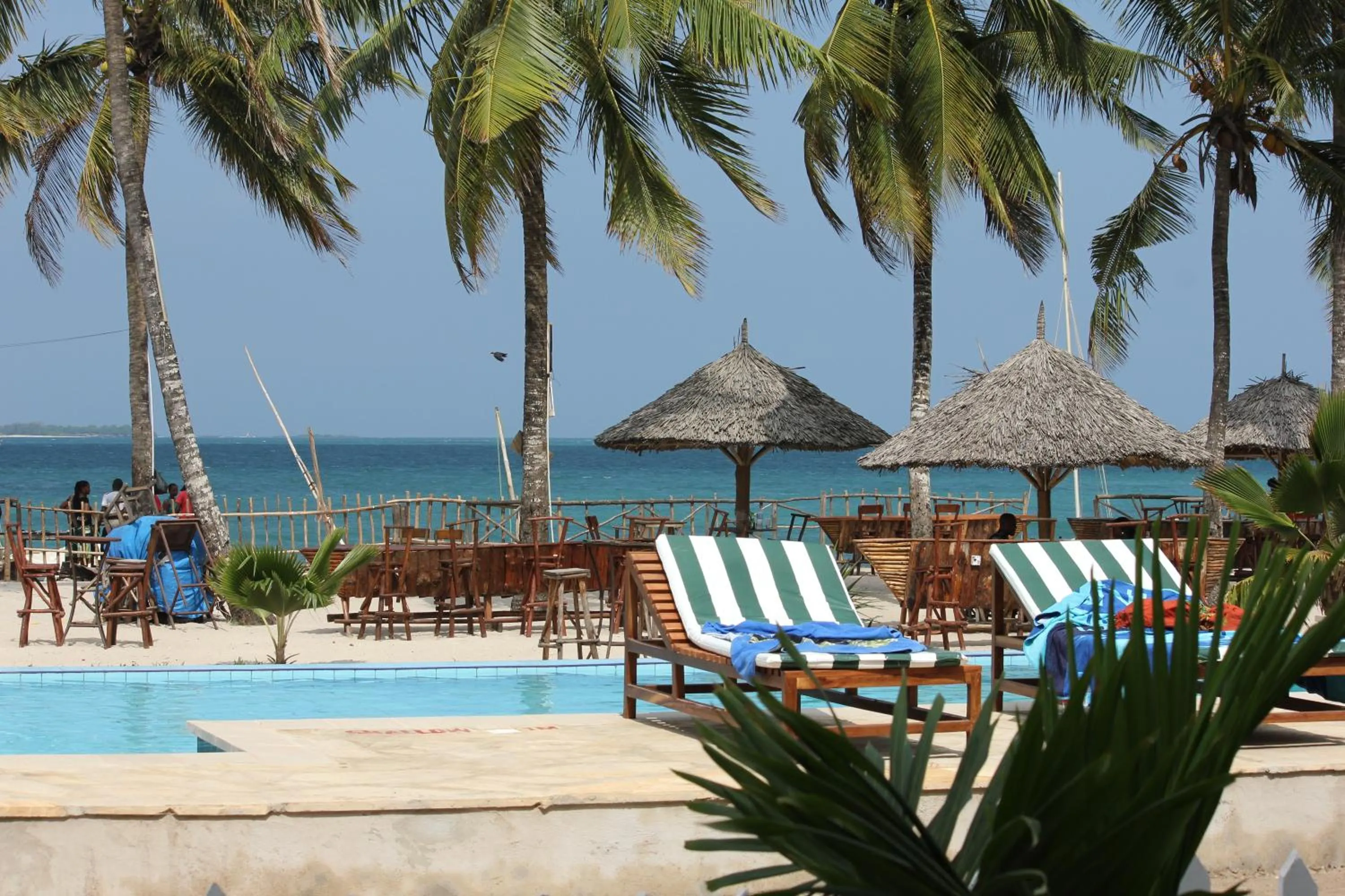 Swimming pool in Villa Dahl Beach Resort