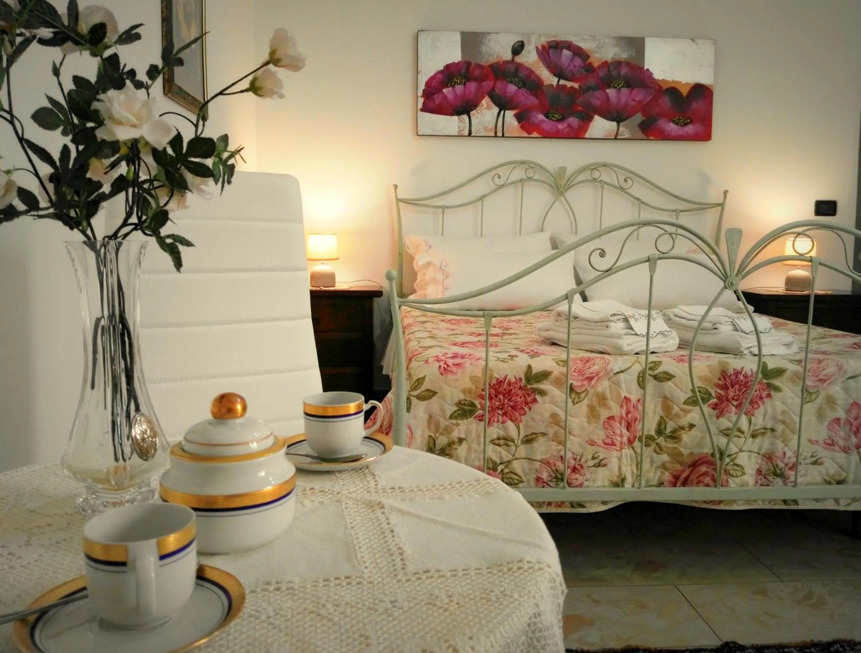 Photo of the whole room, Bed in B&B Main Street