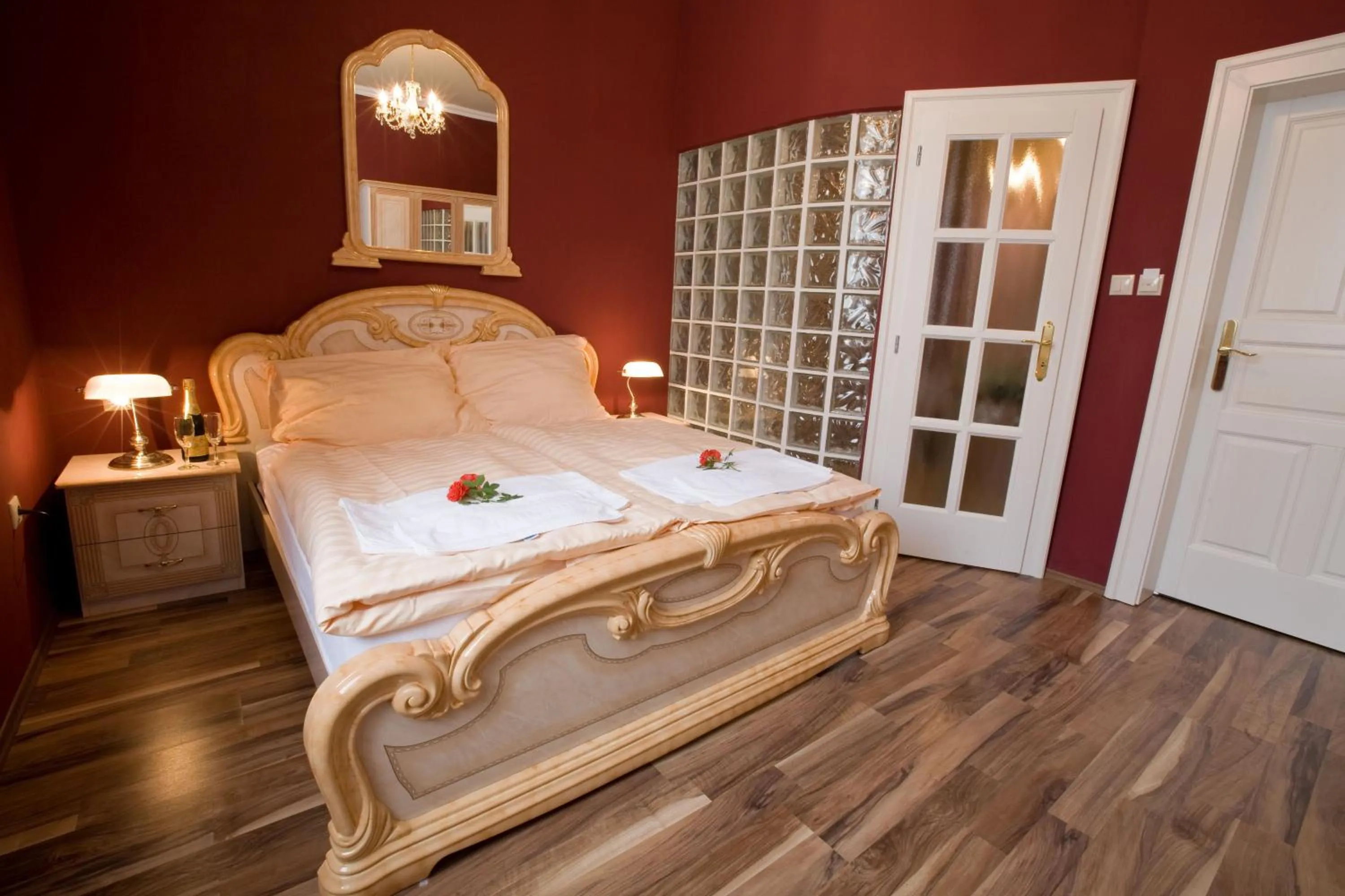 Decorative detail, Bed in Hotel Bow Garden