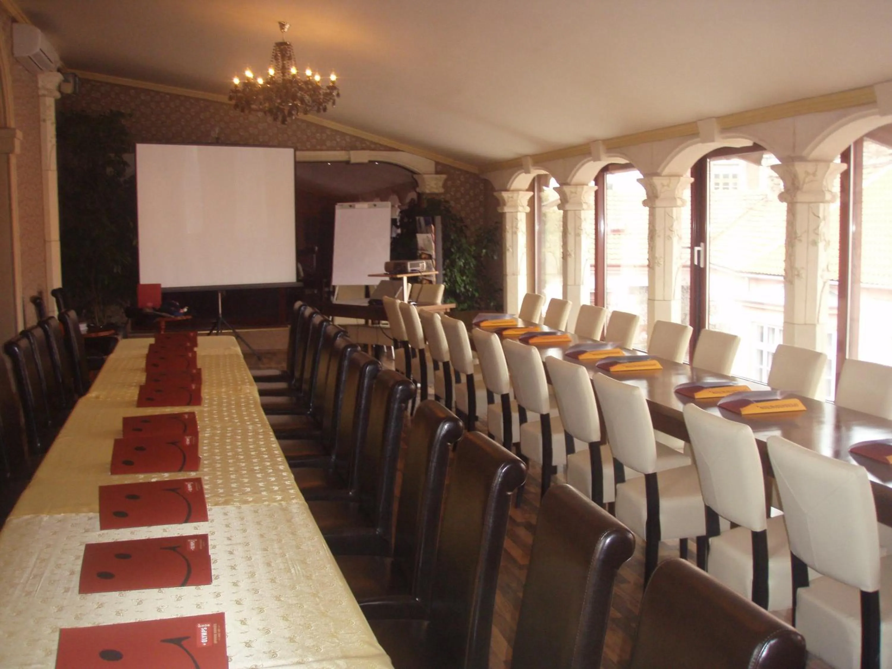 Business facilities in Hotel Bow Garden