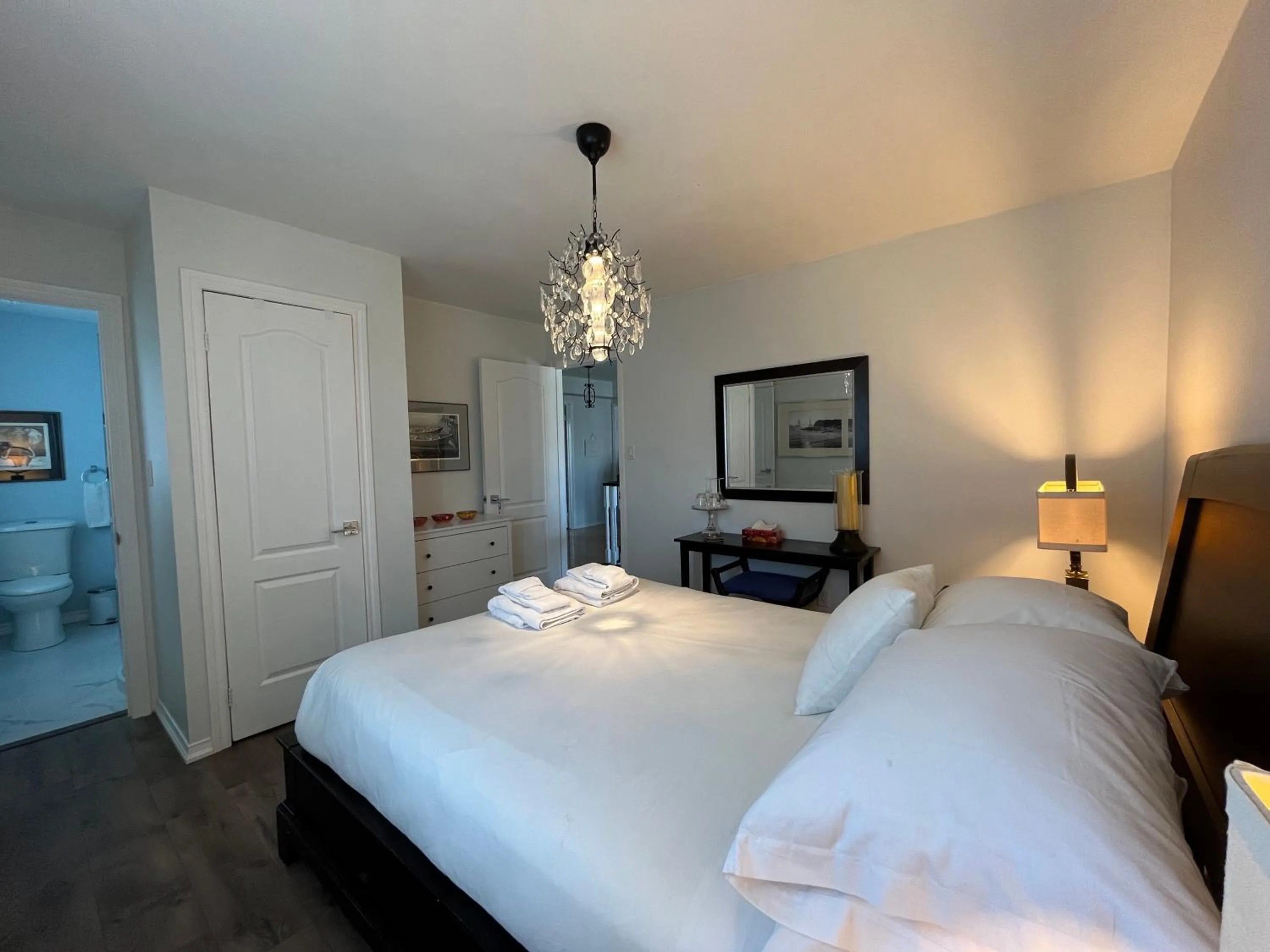 Bed in Lulu's Bed & Breakfast