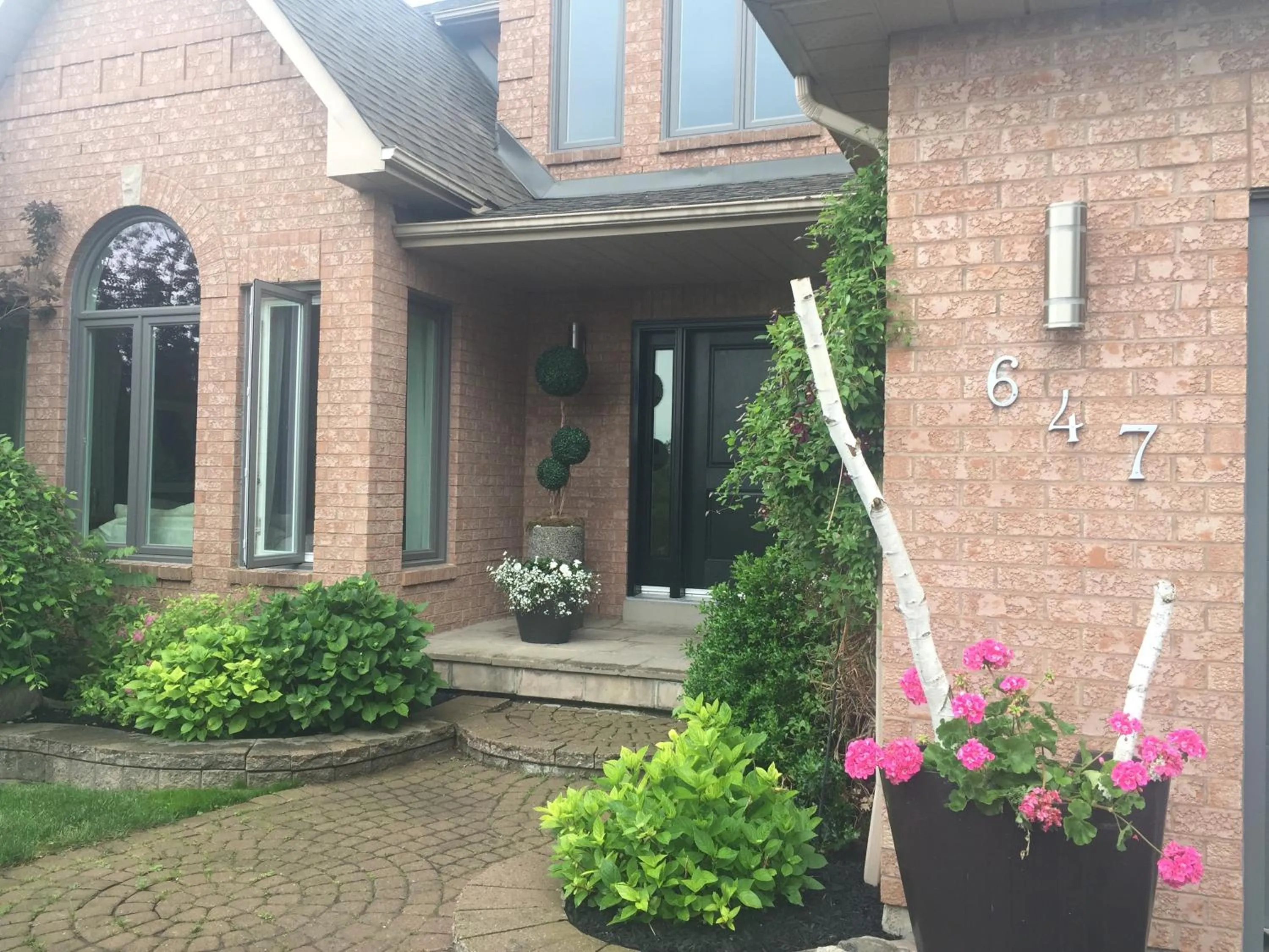 Spring in Lulu's Bed & Breakfast