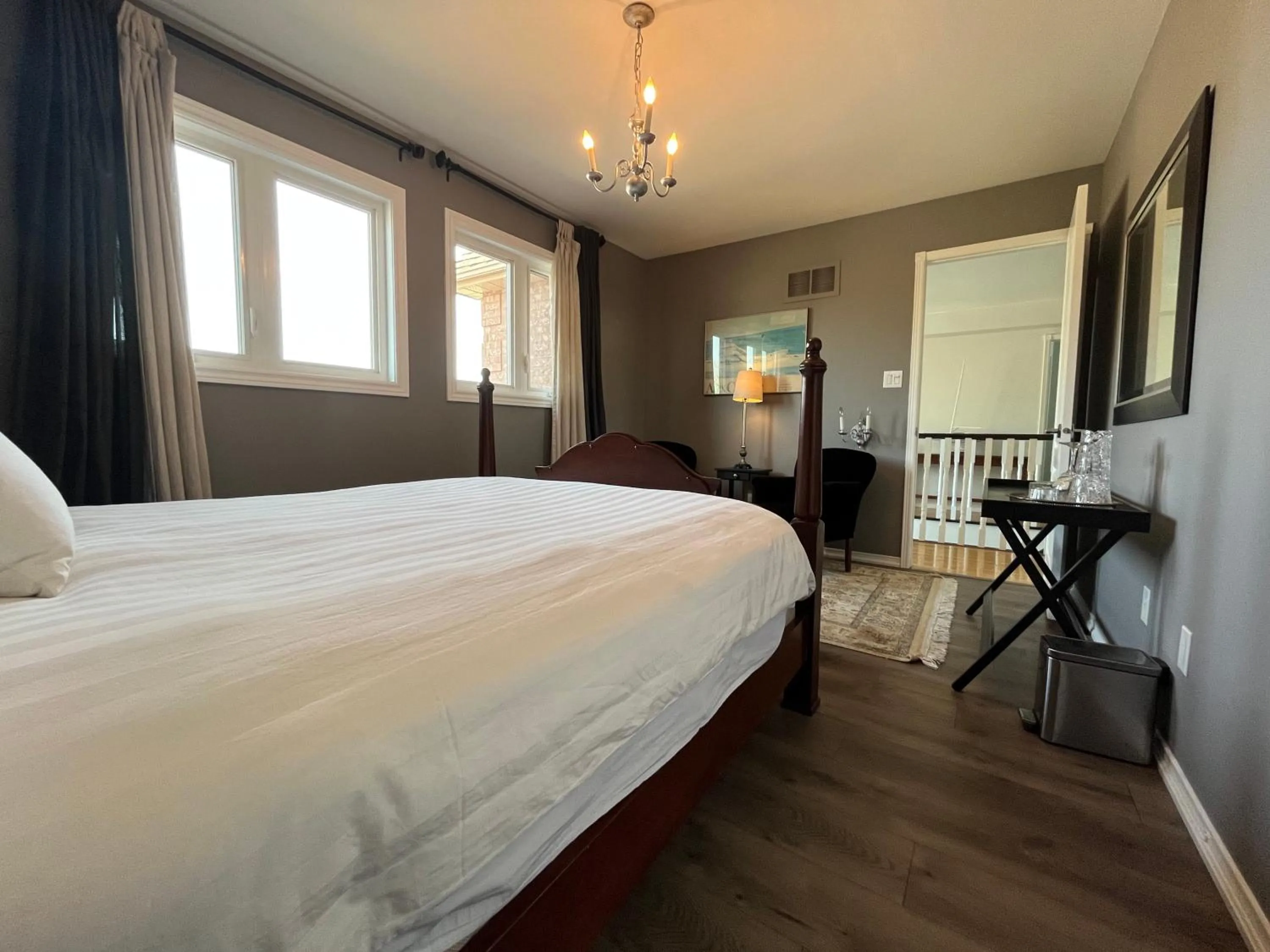 Bed in Lulu's Bed & Breakfast